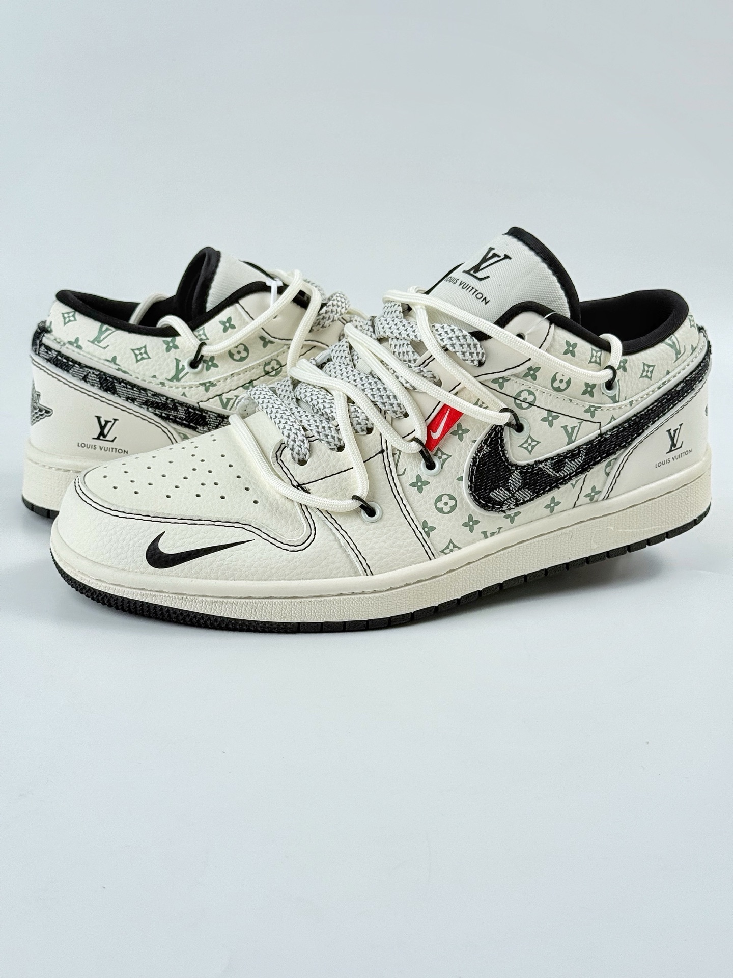 Air Jordan 1 Low x Louis Vuitton 白黑小勾满天星 YX5066-356 Air Jordan 1 Low x Louis Vuitton 白黑小勾满天星 YX5066-356