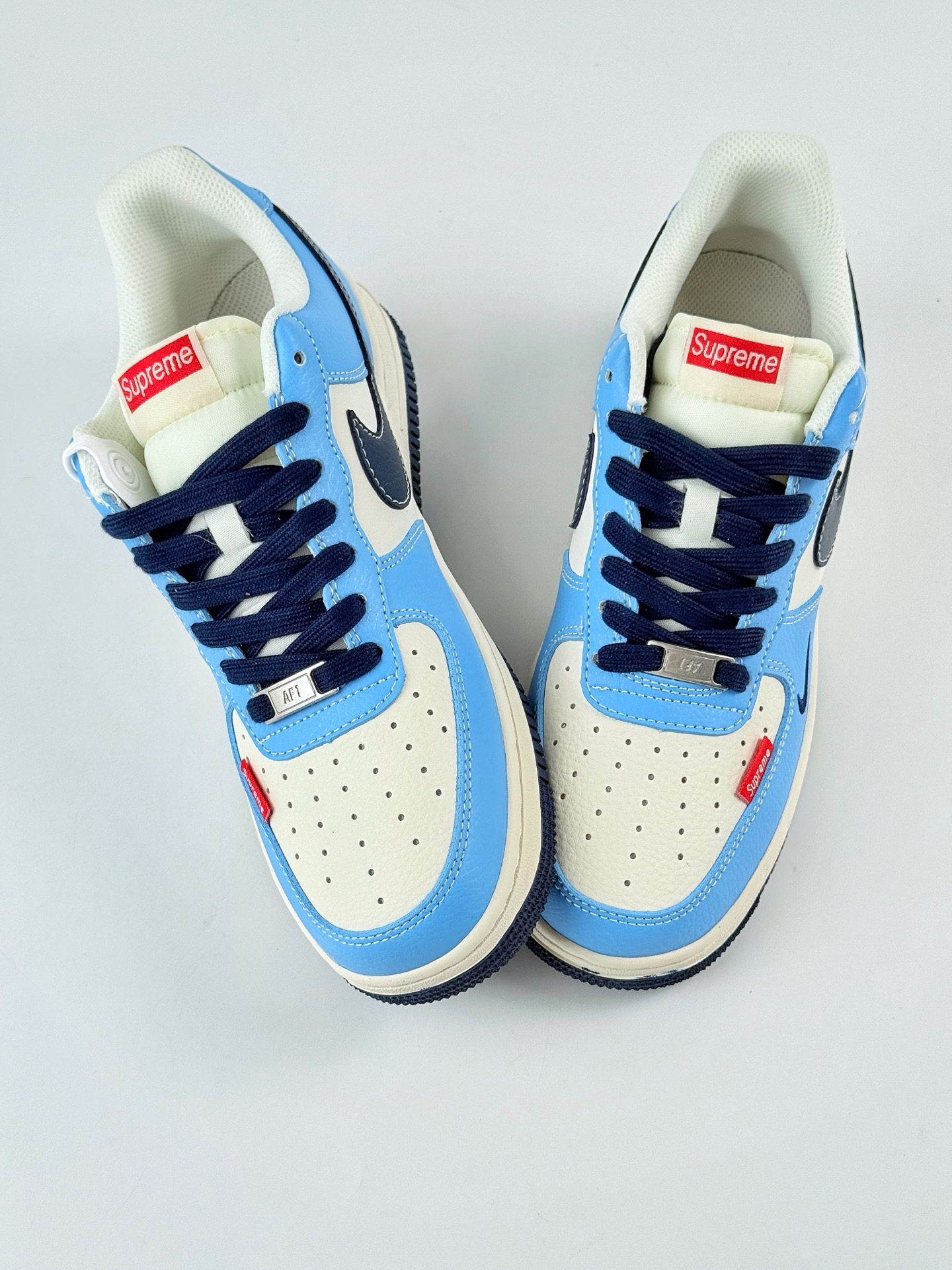 Nike Air Force 1 Low 07 x superme 蓝白小勾 HS8068-020 Nike Air Force 1 Low 07 x superme 蓝白小勾 HS8068-020