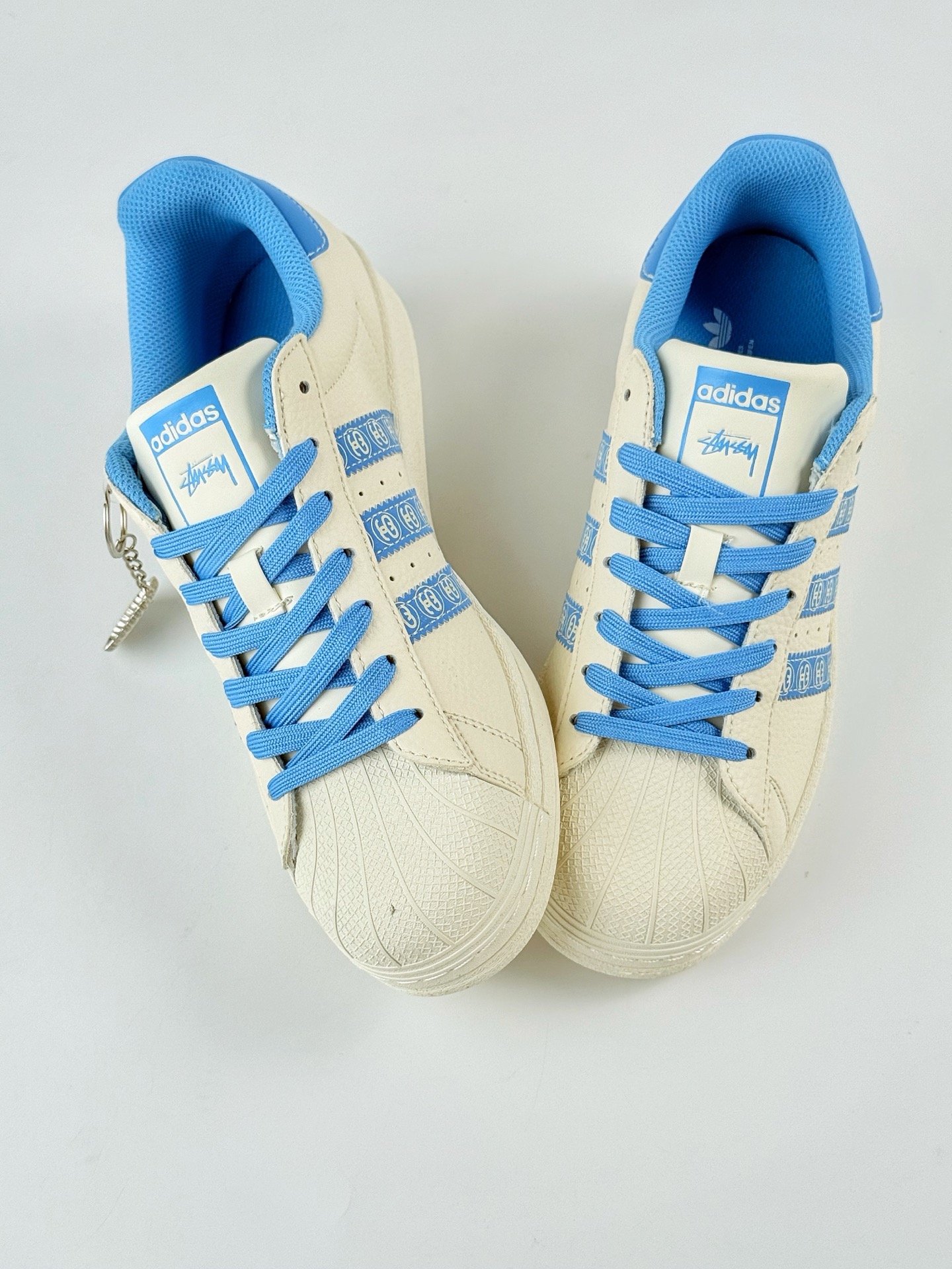 AD Originals Superstar x Stussy 白蓝  XG0011