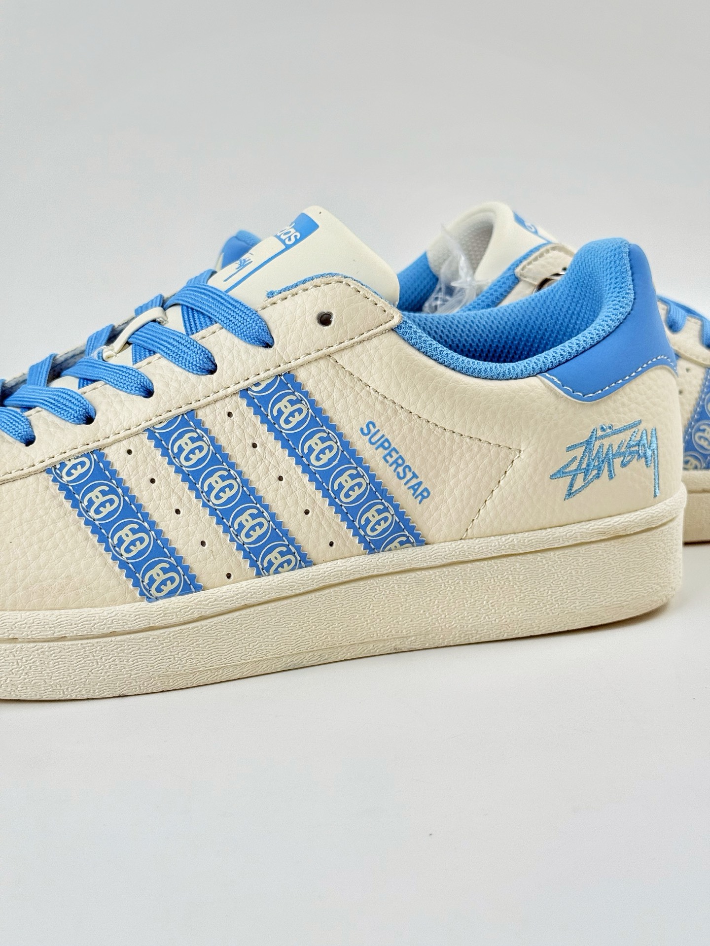 AD Originals Superstar x Stussy 白蓝  XG0011