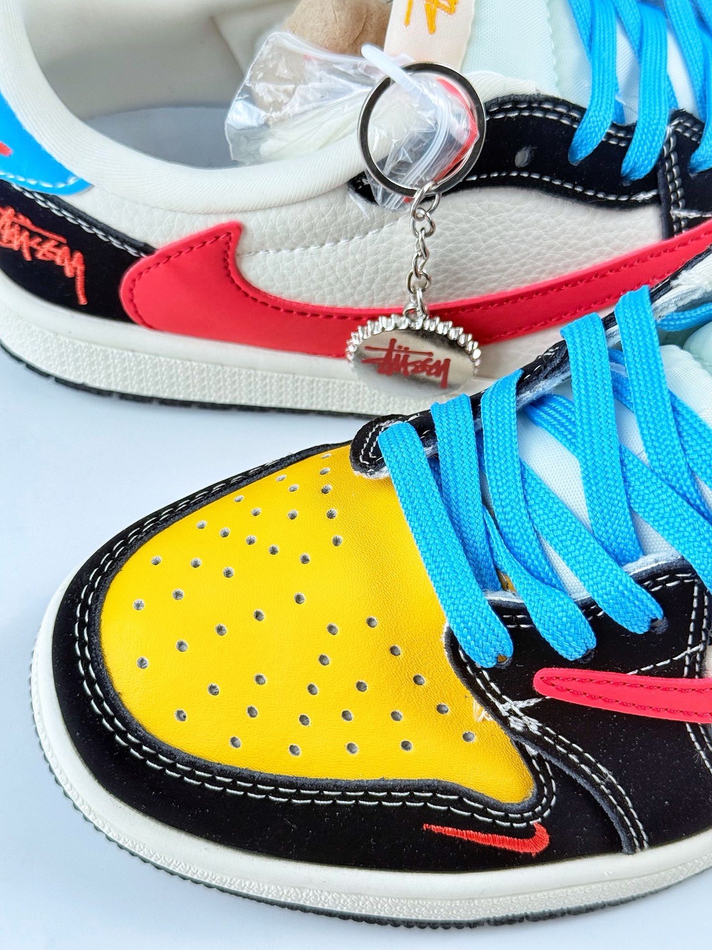 Travis Scott x Nike Air Jordan 1 Low x Stussy Air Jordan 1 Low 反转黑黄红小勾倒钩 XB1979-003 Travis Scott x Nike Air Jordan 1 Low x Stussy Air Jordan 1 Low 反转黑黄红小勾倒钩 XB1979-003