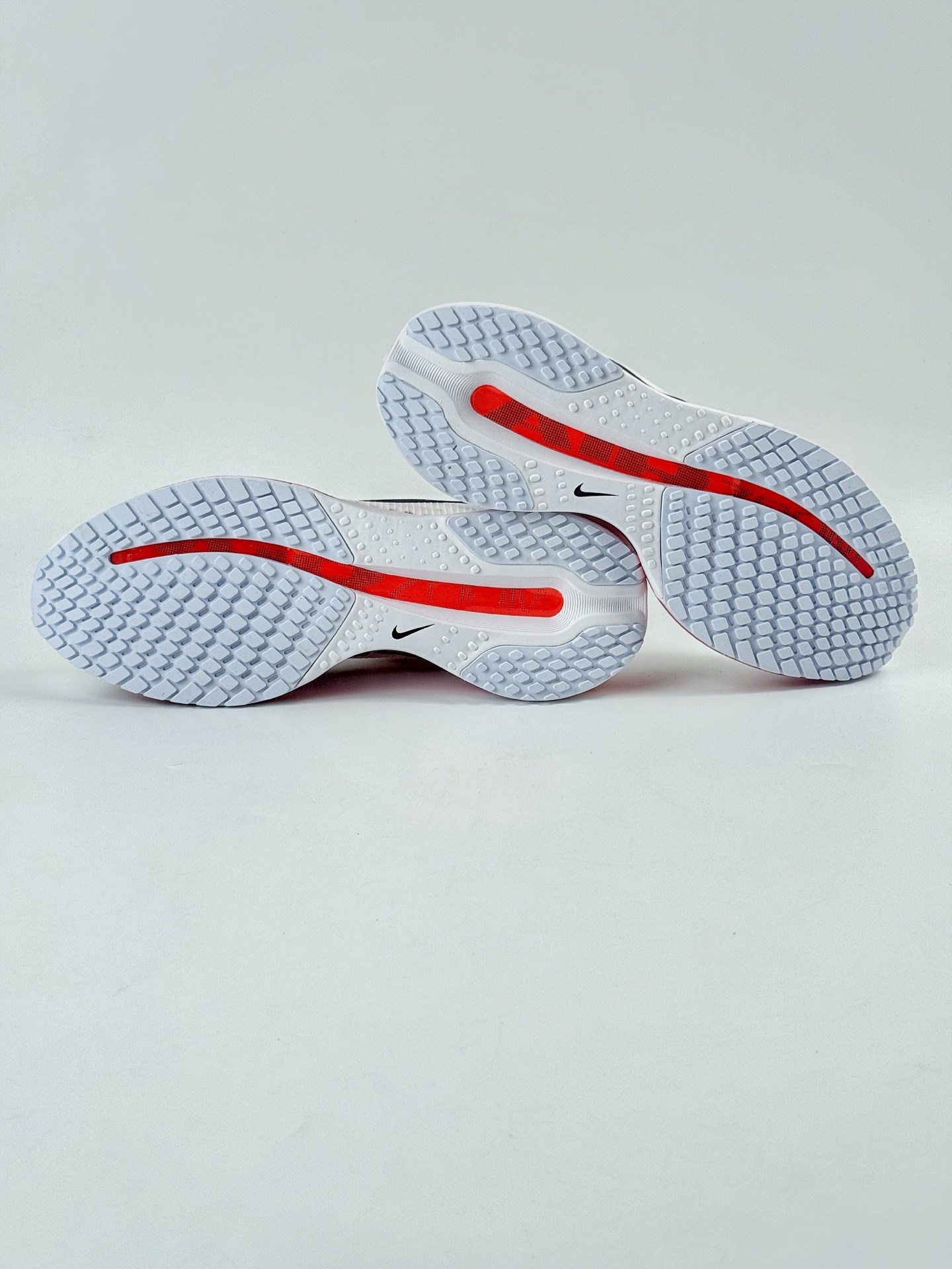 Nike Pegasus Premium 减震防滑耐磨透气 低帮跑步鞋 HQ2592-101 Nike Pegasus Premium 减震防滑耐磨透气 低帮跑步鞋 HQ2592-101