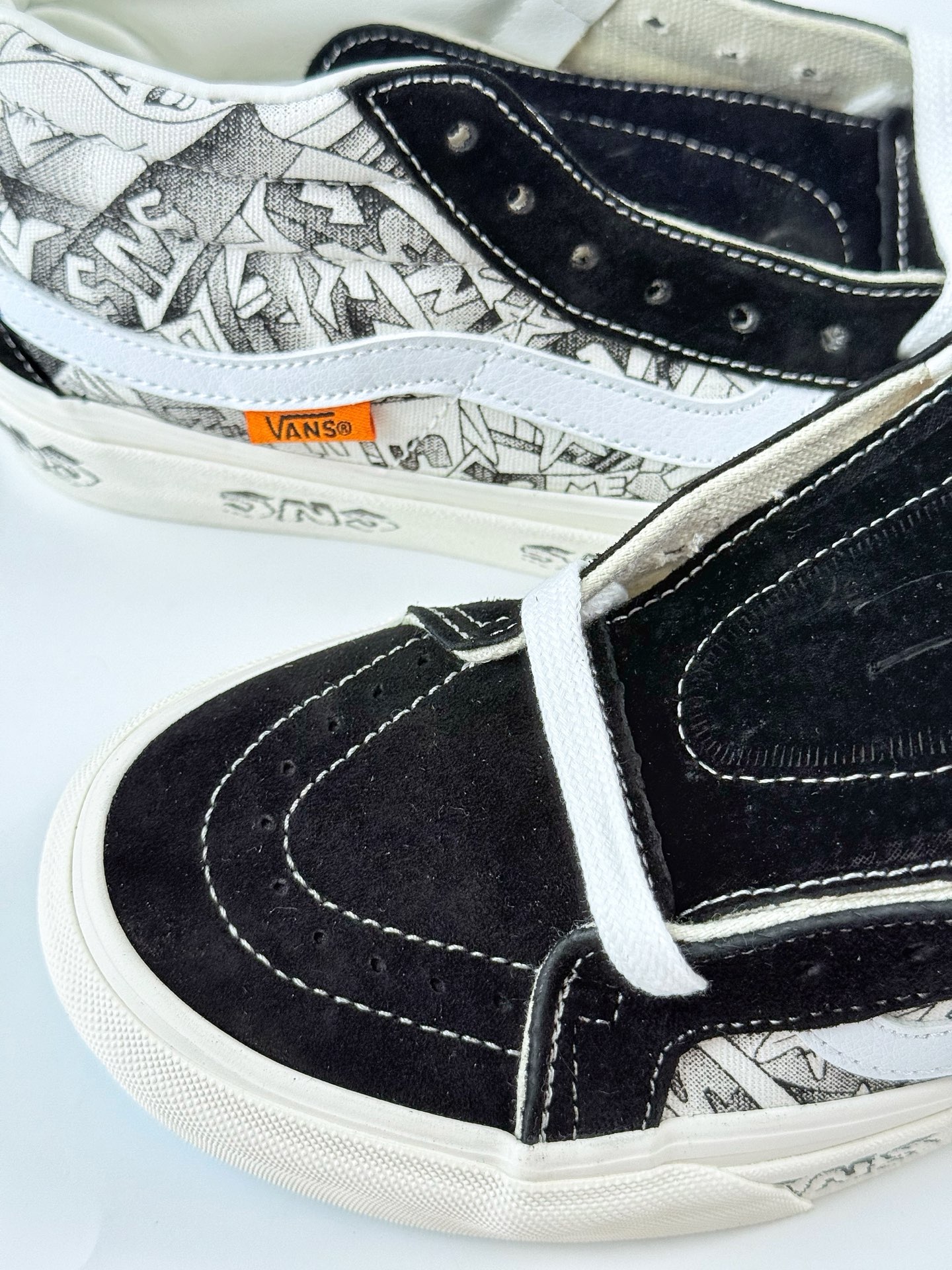 Vans Sk8-Mid Pro x Antihero 合作款 专业滑板鞋 VN0A347UVGDYK Vans Sk8-Mid Pro x Antihero 合作款 专业滑板鞋 VN0A347UVGDYK