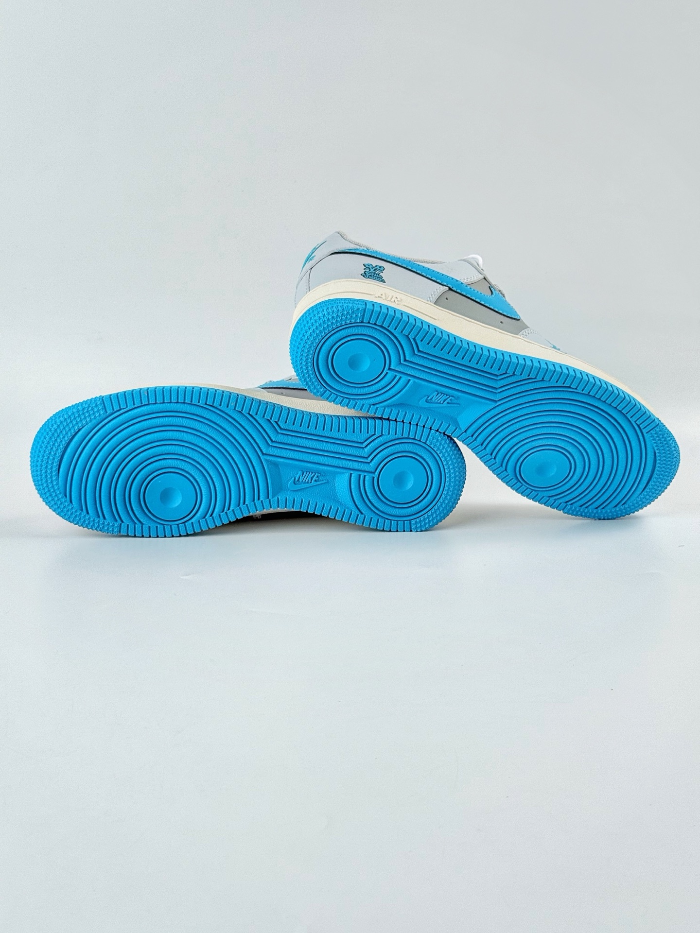Nike Air Force 1 Low 07 x Louis Vuitton 灰蓝满天星  JJ2508-704
