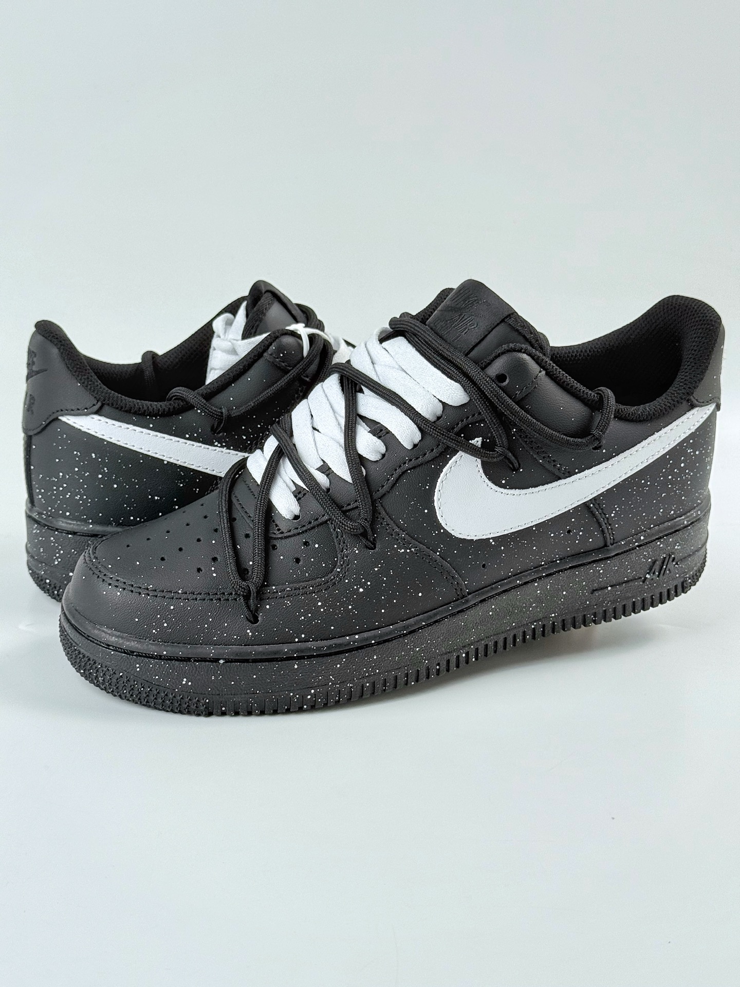 Nike Air Force 1 Low 07 黑白绑带满天星 ZH0316-090