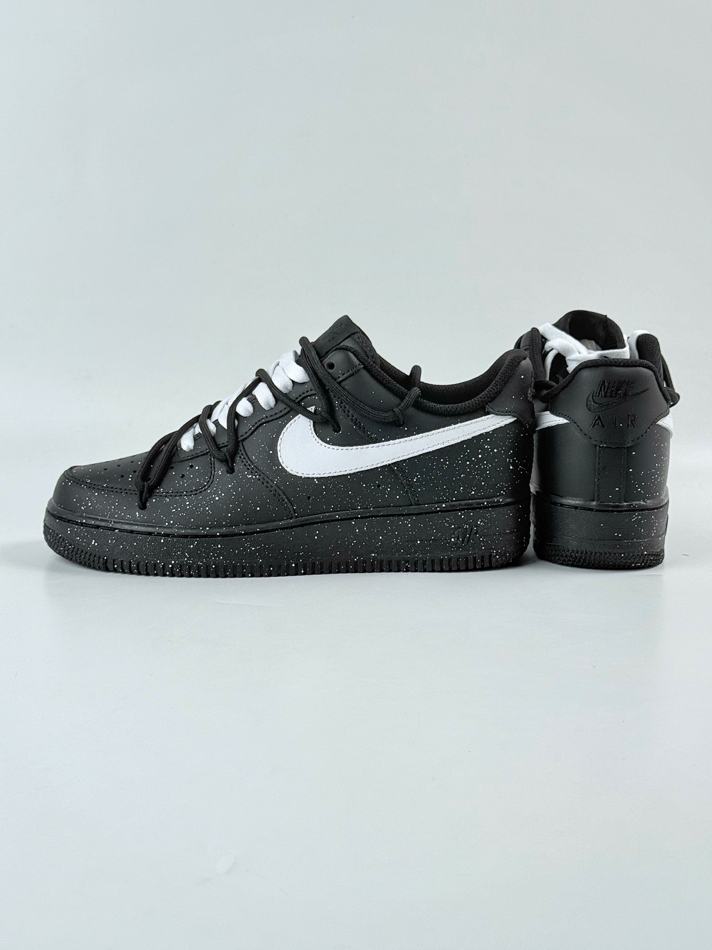Nike Air Force 1 Low 07 黑白绑带满天星 ZH0316-090