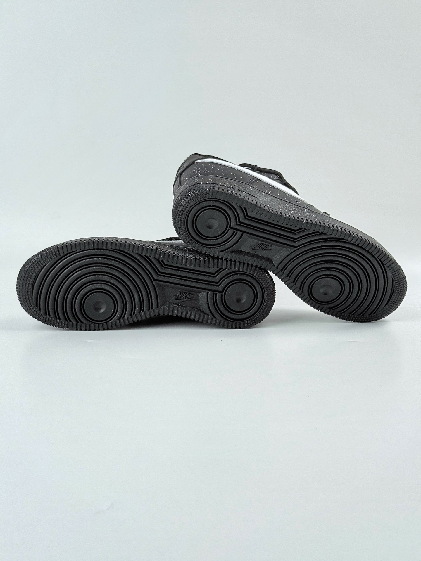 Nike Air Force 1 Low 07 黑白绑带满天星 ZH0316-090