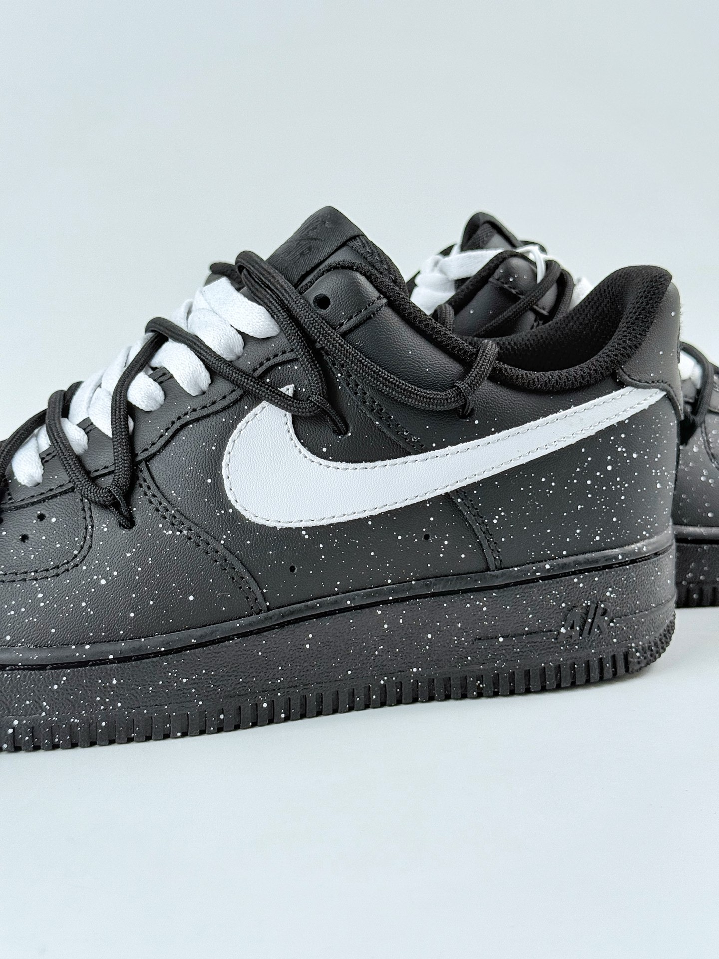 Nike Air Force 1 Low 07 黑白绑带满天星 ZH0316-090