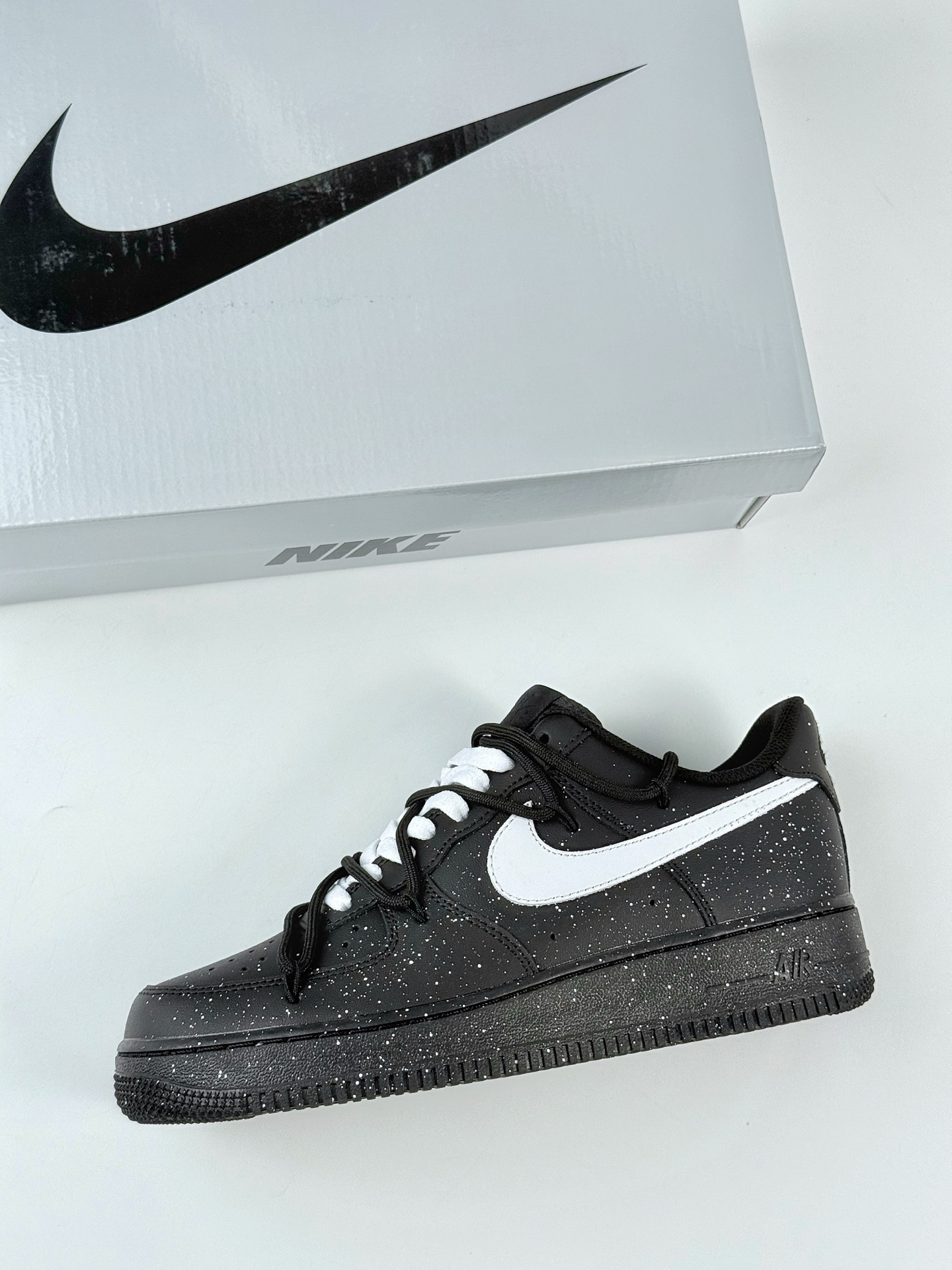 Nike Air Force 1 Low 07 黑白绑带满天星 ZH0316-090