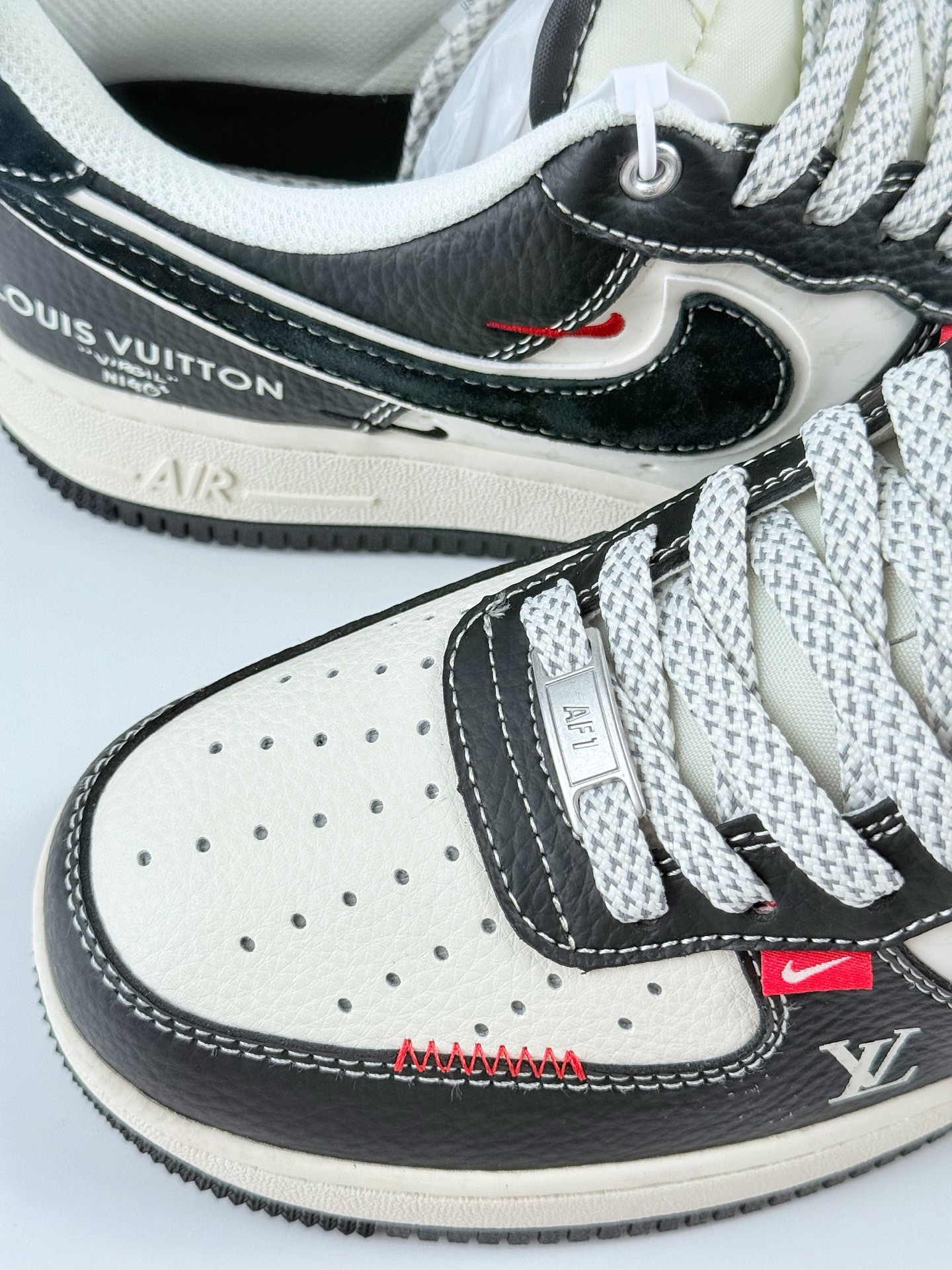 Nike Air Force 1 Low 07 x Louis Vuitton 黑白双小勾满天星 YX5066-349 Nike Air Force 1 Low 07 x Louis Vuitton 黑白双小勾满天星 YX5066-349