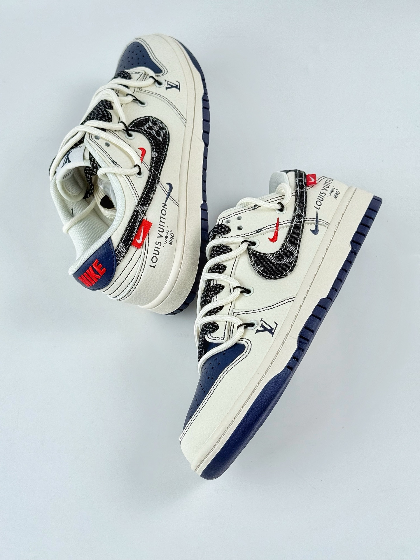 Nike SB Dunk Low x Louis Vuitton 白蓝黑双小勾绑带满天星 FC1688-220