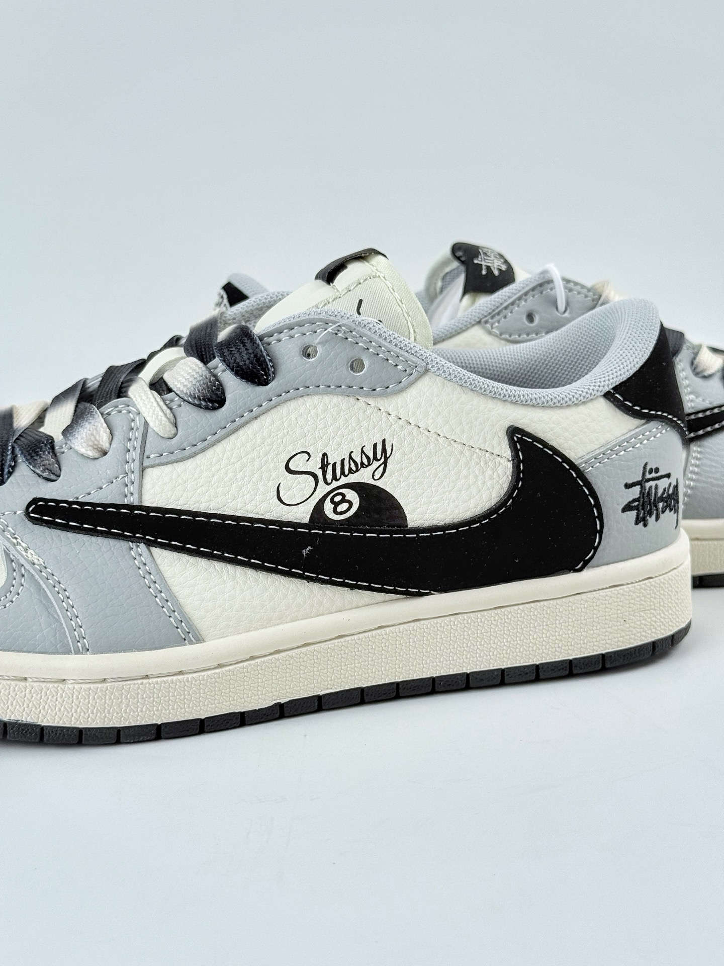 Travis Scott x Nike Air Jordan 1 Low x Stussy Air Jordan 1 Low 反转灰白小勾倒钩  XS7089-603