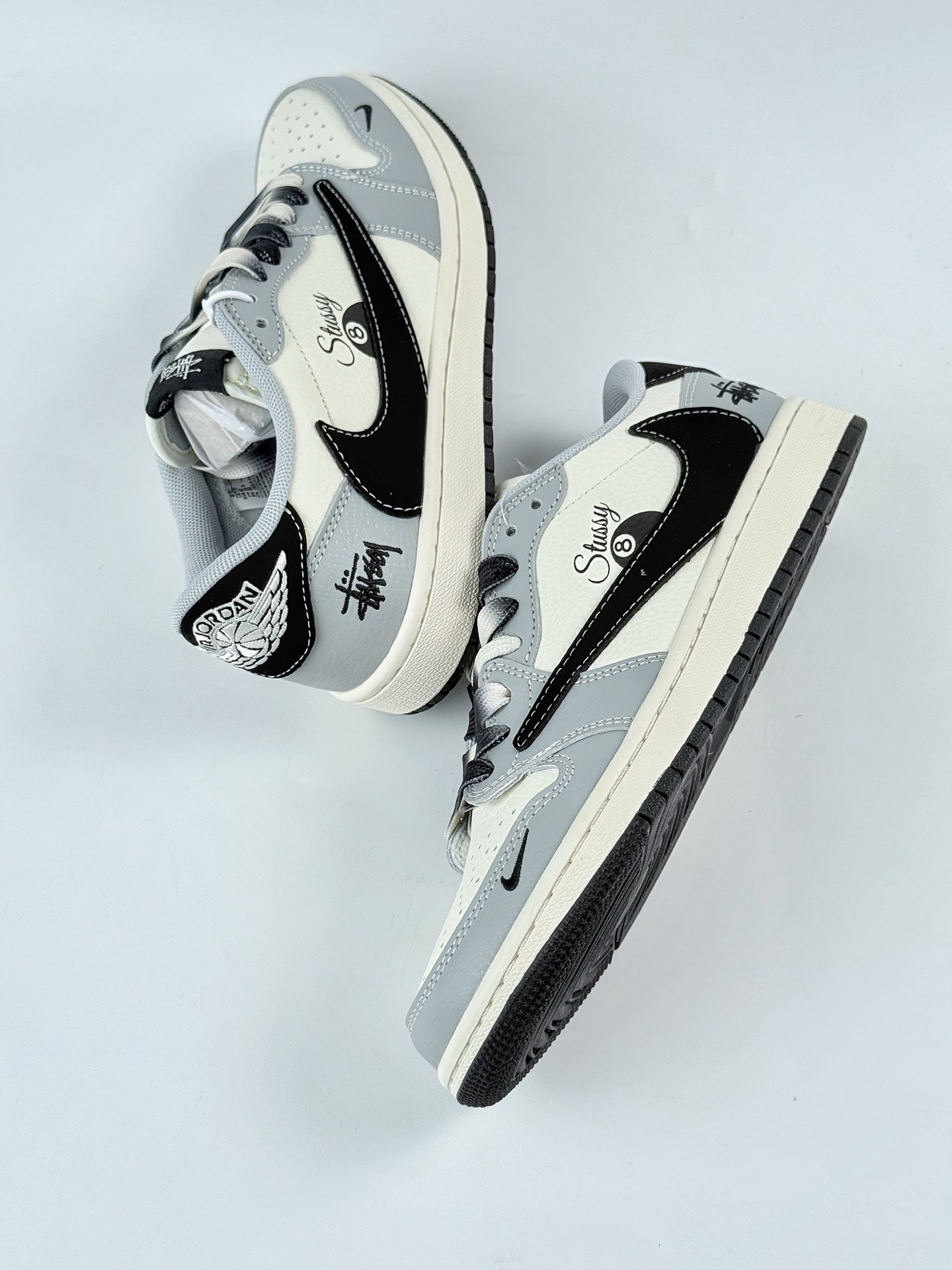 Travis Scott x Nike Air Jordan 1 Low x Stussy Air Jordan 1 Low 反转灰白小勾倒钩  XS7089-603