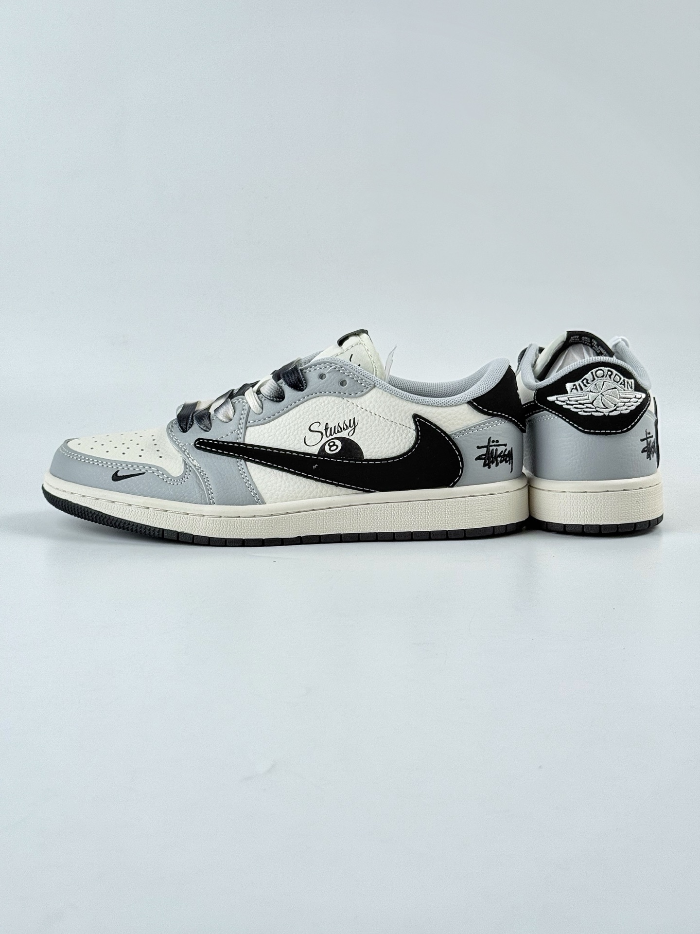Travis Scott x Nike Air Jordan 1 Low x Stussy Air Jordan 1 Low 反转灰白小勾倒钩  XS7089-603