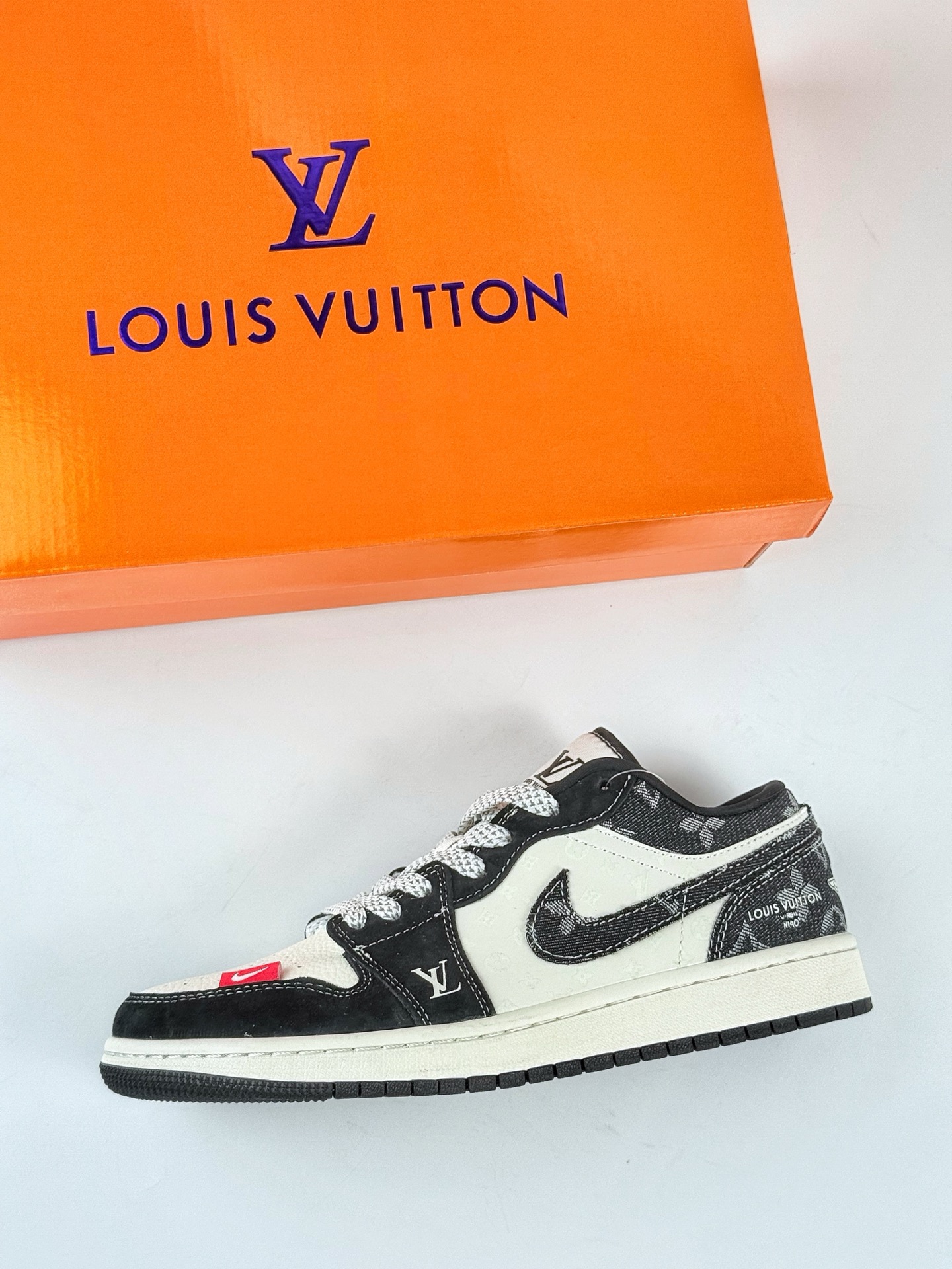 Air Jordan 1 Low x Louis Vuitton 黑白满天星  YX5066-369