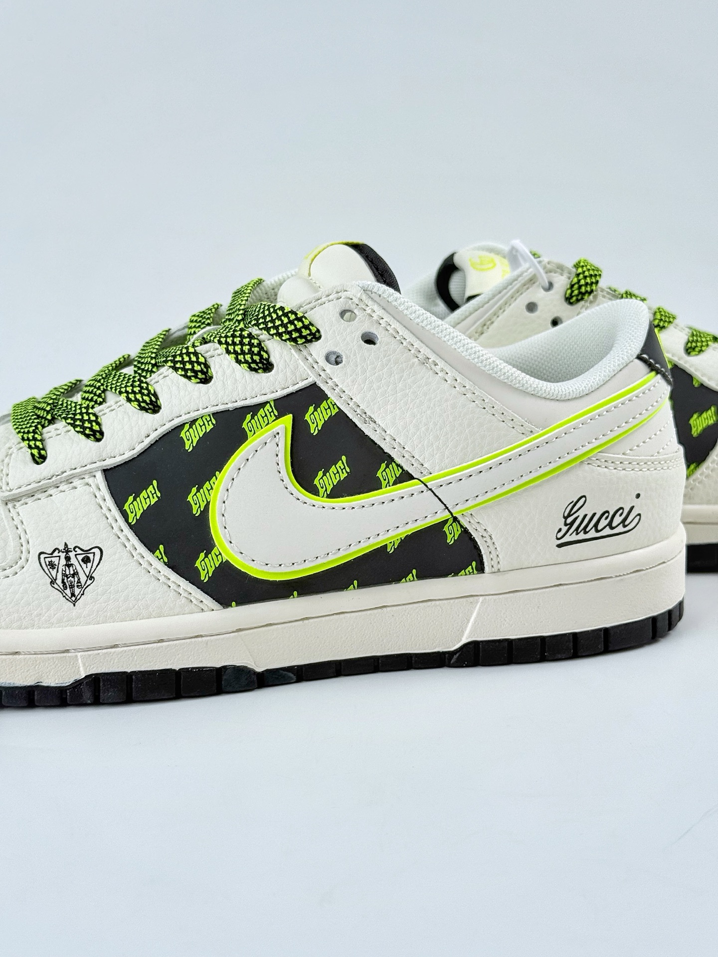Nike SB Dunk Low x GUCCI 白绿满天星 HS8068-033 Nike SB Dunk Low x GUCCI 白绿满天星 HS8068-033