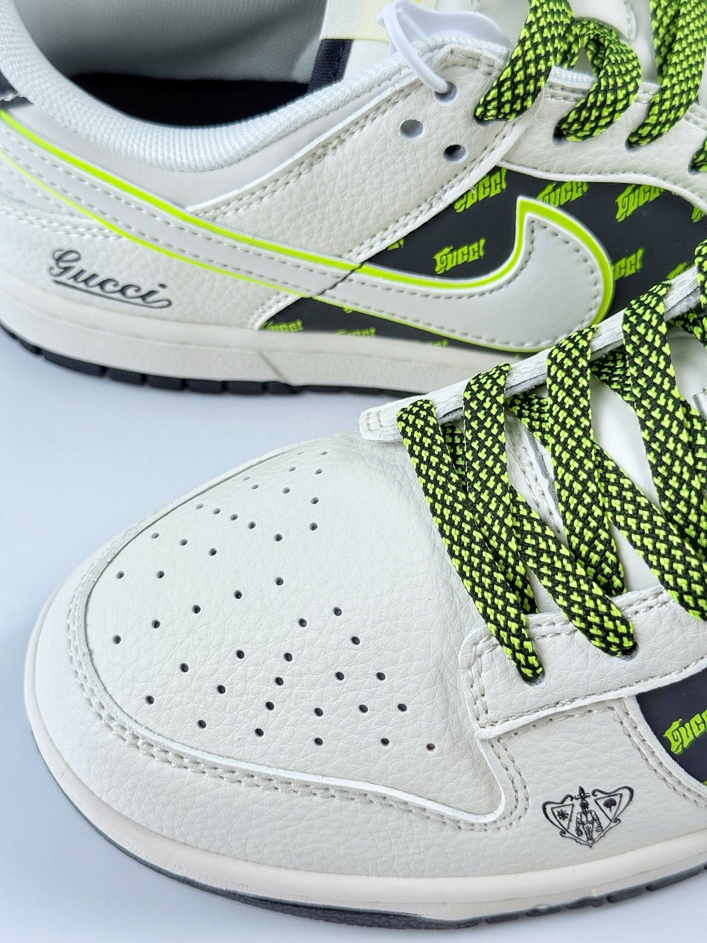Nike SB Dunk Low x GUCCI 白绿满天星 HS8068-033 Nike SB Dunk Low x GUCCI 白绿满天星 HS8068-033