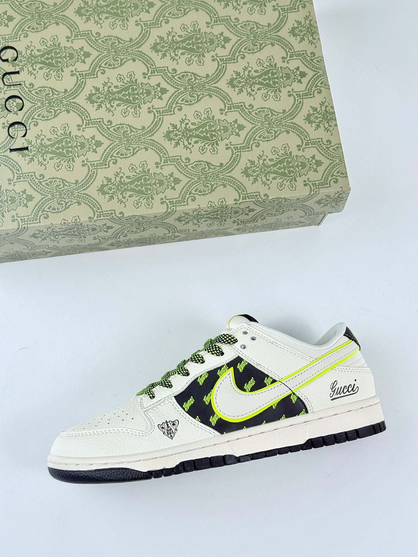 Nike SB Dunk Low x GUCCI 白绿满天星 HS8068-033 Nike SB Dunk Low x GUCCI 白绿满天星 HS8068-033