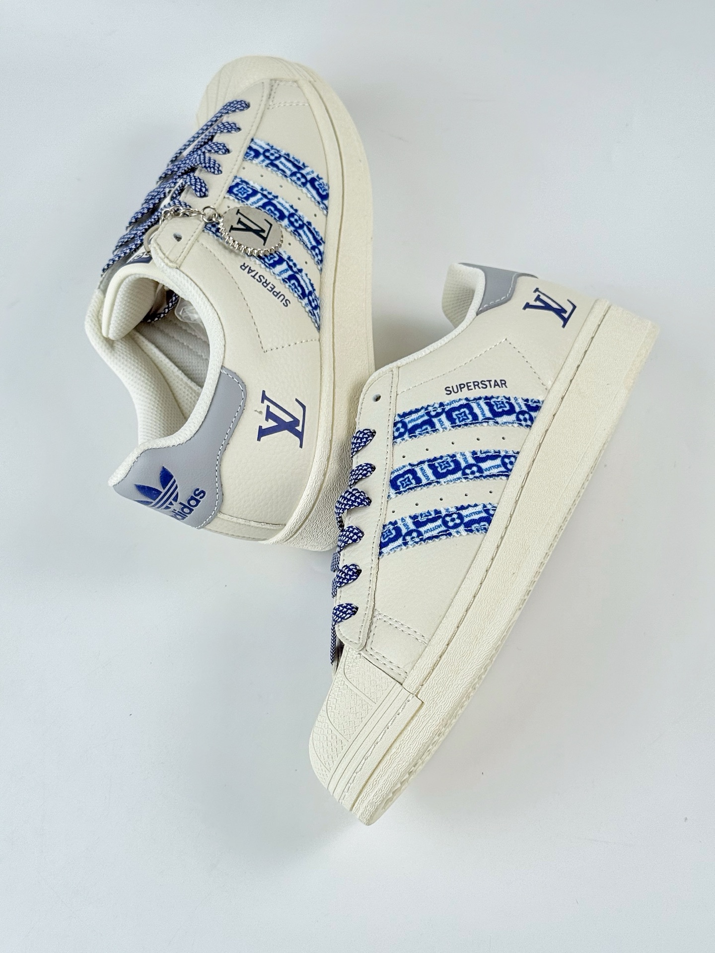 AD Originals Superstar x Louis Vuitton 白蓝满天星  AD8013
