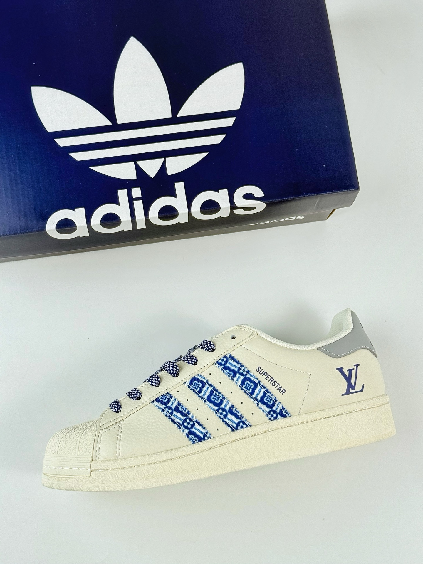 AD Originals Superstar x Louis Vuitton 白蓝满天星  AD8013