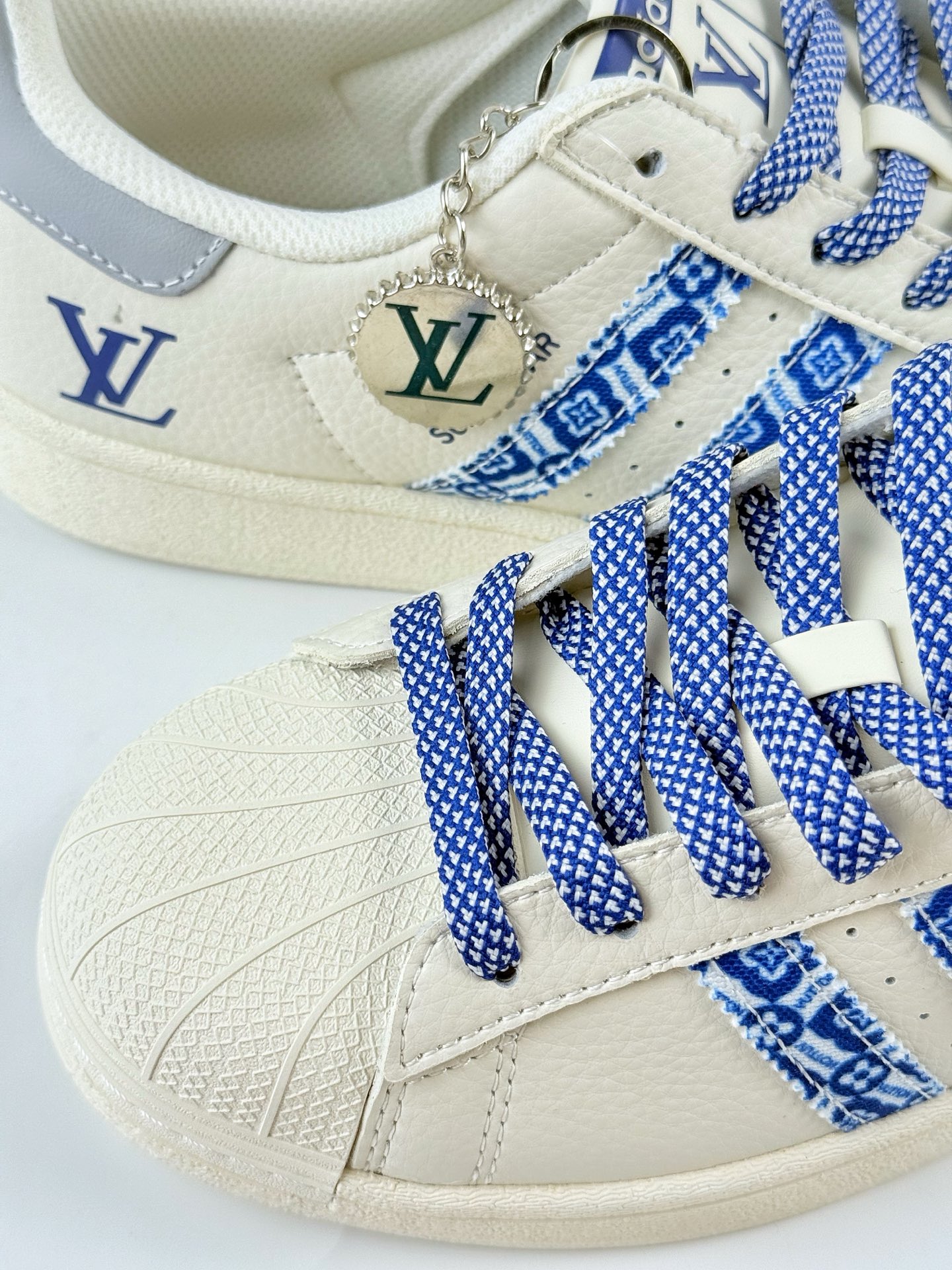 AD Originals Superstar x Louis Vuitton 白蓝满天星  AD8013