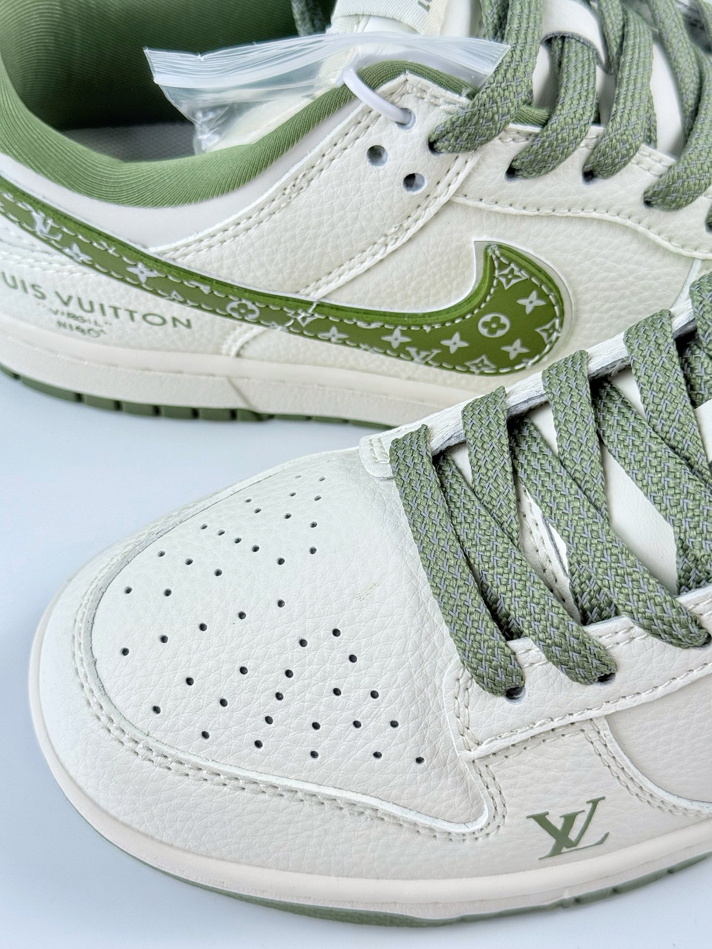 Nike SB Dunk Low x Louis Vuitton 白绿 JY6988-108 Nike SB Dunk Low x Louis Vuitton 白绿 JY6988-108