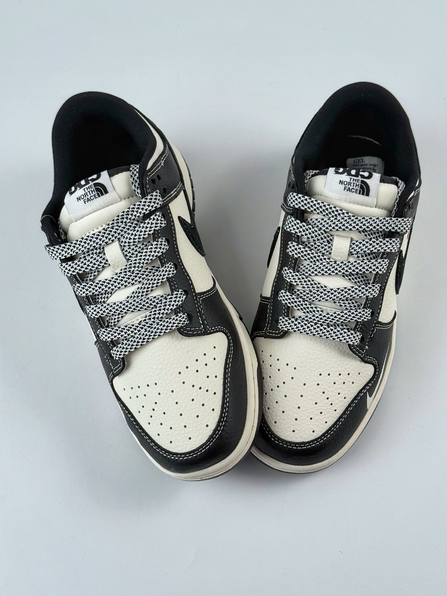 Nike SB Dunk Low x The North Face 黑白三小勾满天星 YX5066-339