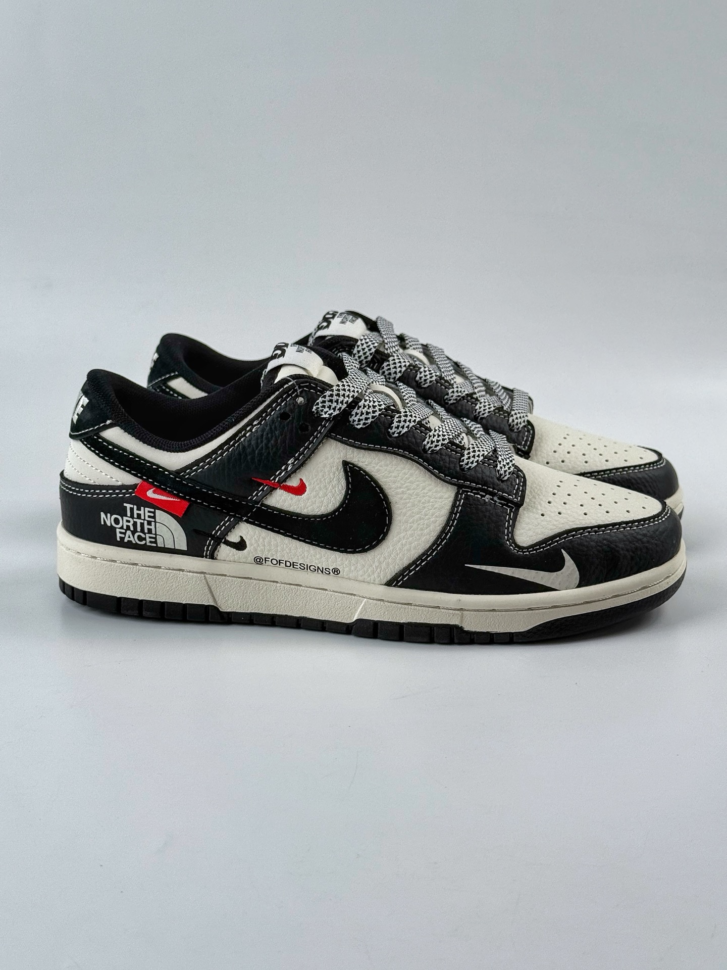 Nike SB Dunk Low x The North Face 黑白三小勾满天星 YX5066-339
