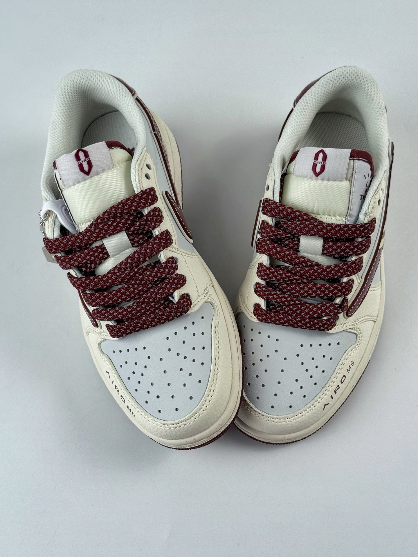 Travis Scott x Nike Air Jordan 1 Low 问界M9白蓝红 Air Jordan 1 Low 反转白蓝红满天星倒钩 FC1688-239-Chinese UA Cheap High Quatity Brand Clothes Bags handbags Sneakers wholesale wholesaler seller from China Factory suppliers Fashion Clothing Shoes best Quality Beautiful Price Travis Scott x Nike Air Jordan 1 Low 问界M9白蓝红 Air Jordan 1 Low 反转白蓝红满天星倒钩 FC1688-239