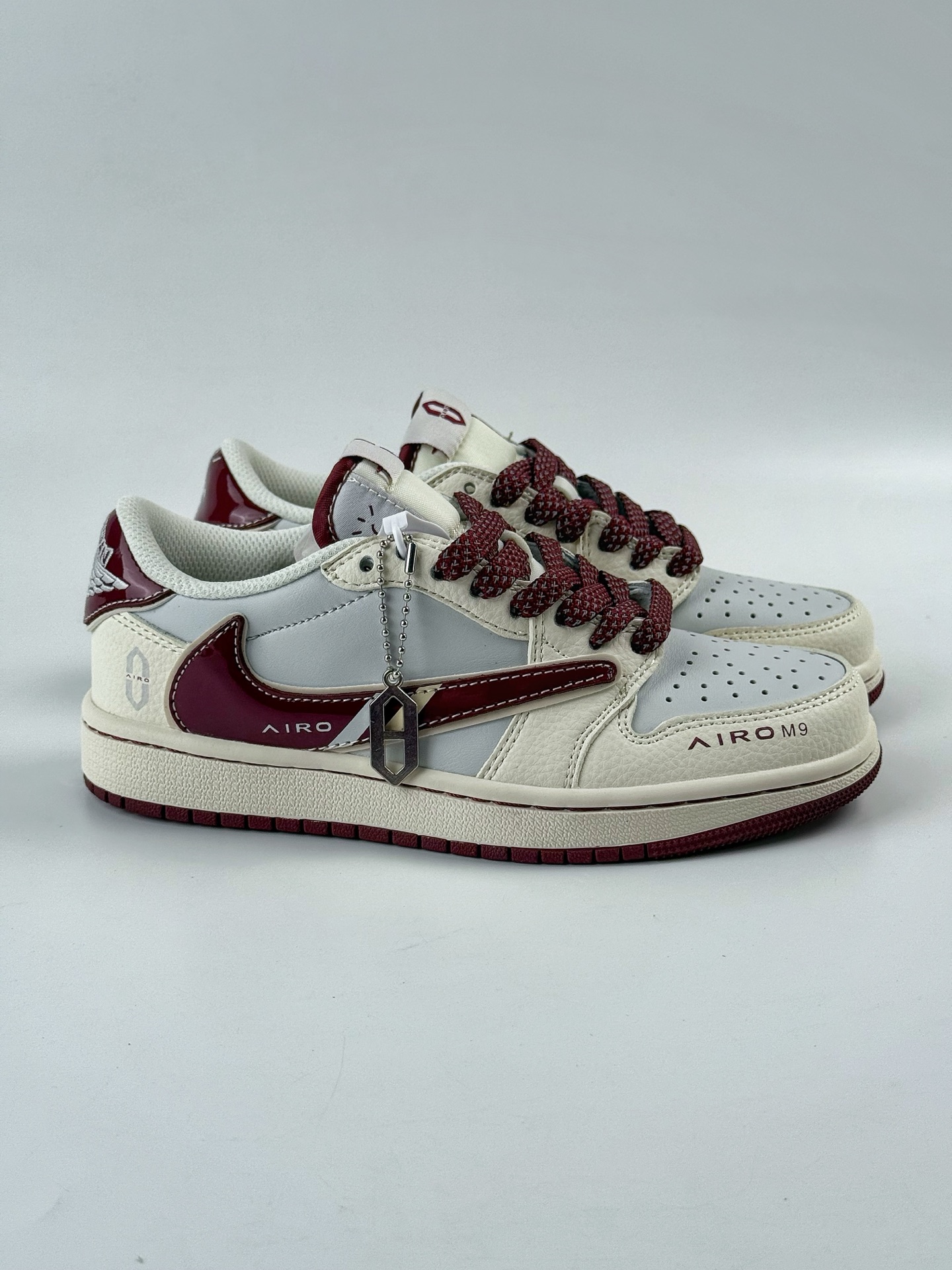 Travis Scott x Nike Air Jordan 1 Low 问界M9白蓝红 Air Jordan 1 Low 反转白蓝红满天星倒钩 FC1688-239-Chinese UA Cheap High Quatity Brand Clothes Bags handbags Sneakers wholesale wholesaler seller from China Factory suppliers Fashion Clothing Shoes best Quality Beautiful Price Travis Scott x Nike Air Jordan 1 Low 问界M9白蓝红 Air Jordan 1 Low 反转白蓝红满天星倒钩 FC1688-239