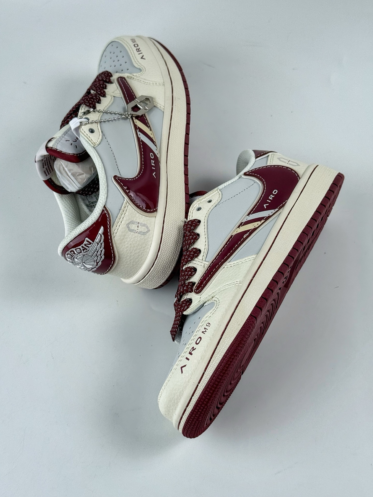 Travis Scott x Nike Air Jordan 1 Low 问界M9白蓝红 Air Jordan 1 Low 反转白蓝红满天星倒钩 FC1688-239-Chinese UA Cheap High Quatity Brand Clothes Bags handbags Sneakers wholesale wholesaler seller from China Factory suppliers Fashion Clothing Shoes best Quality Beautiful Price Travis Scott x Nike Air Jordan 1 Low 问界M9白蓝红 Air Jordan 1 Low 反转白蓝红满天星倒钩 FC1688-239