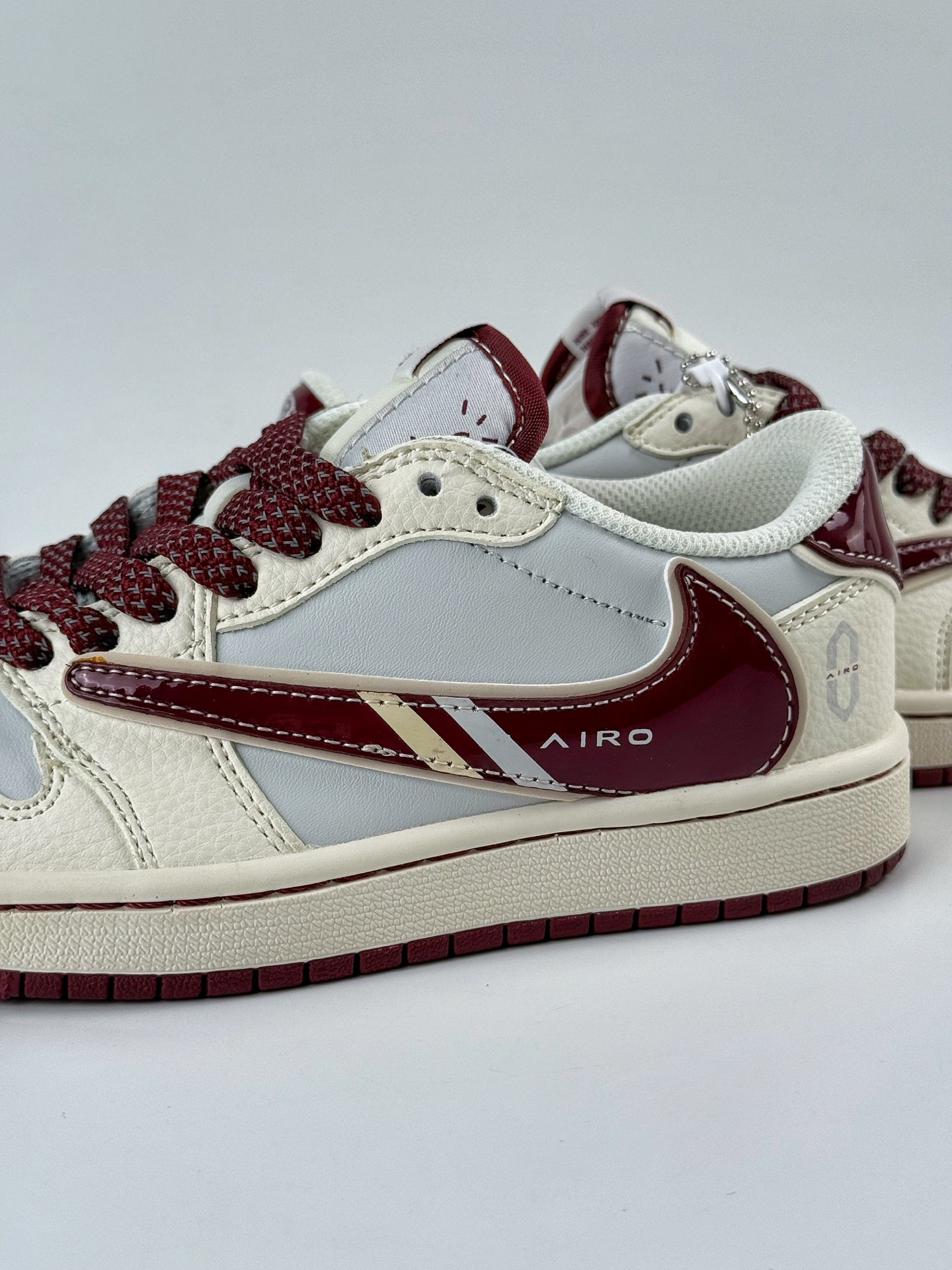 Travis Scott x Nike Air Jordan 1 Low 问界M9白蓝红 Air Jordan 1 Low 反转白蓝红满天星倒钩 FC1688-239-Chinese UA Cheap High Quatity Brand Clothes Bags handbags Sneakers wholesale wholesaler seller from China Factory suppliers Fashion Clothing Shoes best Quality Beautiful Price Travis Scott x Nike Air Jordan 1 Low 问界M9白蓝红 Air Jordan 1 Low 反转白蓝红满天星倒钩 FC1688-239