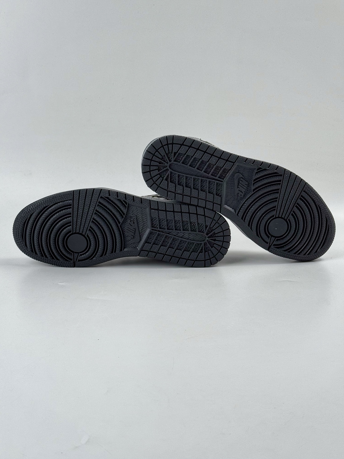 Travis Scott x Nike Air Jordan 1 Low x DIOR Air Jordan 1 Low 反转灰黑小勾倒钩 LD2025-031-Chinese UA Cheap High Quatity Brand Clothes Bags handbags Sneakers wholesale wholesaler seller from China Factory suppliers Fashion Clothing Shoes best Quality Beautiful Price Travis Scott x Nike Air Jordan 1 Low x DIOR Air Jordan 1 Low 反转灰黑小勾倒钩 LD2025-031