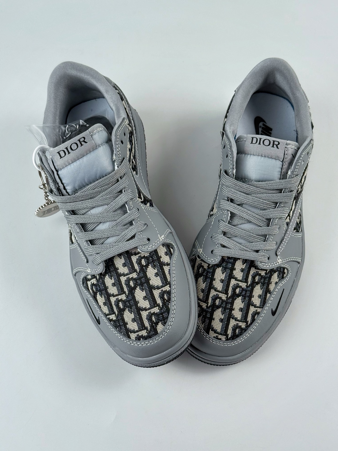 Travis Scott x Nike Air Jordan 1 Low x DIOR Air Jordan 1 Low 反转灰黑小勾倒钩 LD2025-031-Chinese UA Cheap High Quatity Brand Clothes Bags handbags Sneakers wholesale wholesaler seller from China Factory suppliers Fashion Clothing Shoes best Quality Beautiful Price Travis Scott x Nike Air Jordan 1 Low x DIOR Air Jordan 1 Low 反转灰黑小勾倒钩 LD2025-031