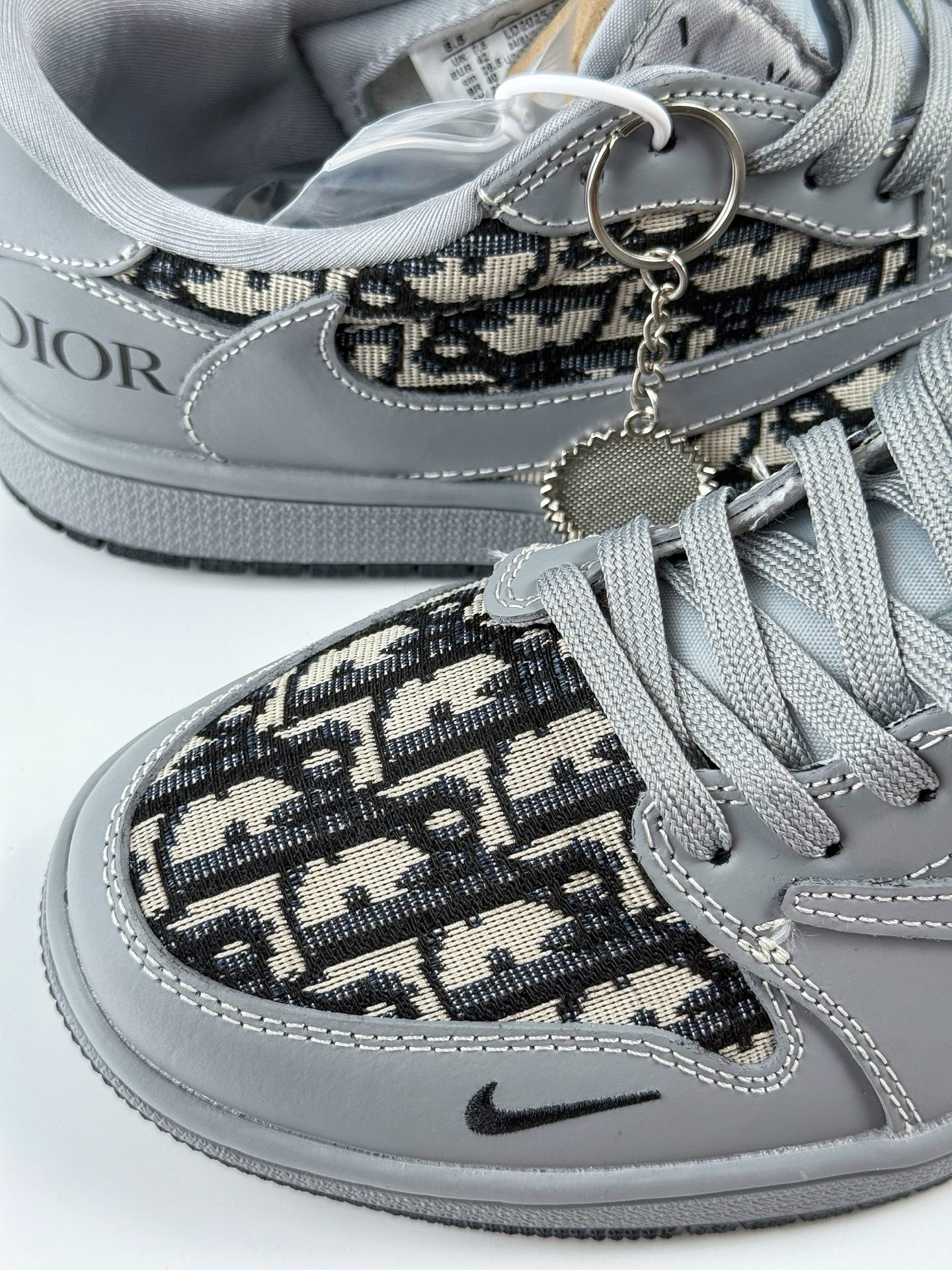 Travis Scott x Nike Air Jordan 1 Low x DIOR Air Jordan 1 Low 反转灰黑小勾倒钩 LD2025-031-Chinese UA Cheap High Quatity Brand Clothes Bags handbags Sneakers wholesale wholesaler seller from China Factory suppliers Fashion Clothing Shoes best Quality Beautiful Price Travis Scott x Nike Air Jordan 1 Low x DIOR Air Jordan 1 Low 反转灰黑小勾倒钩 LD2025-031