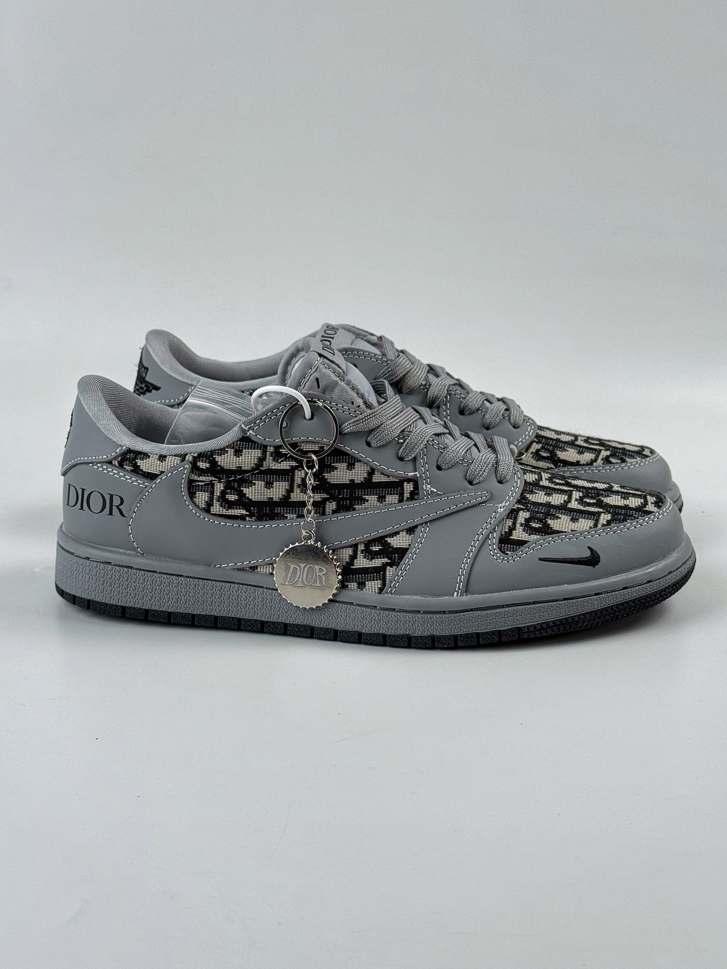 Travis Scott x Nike Air Jordan 1 Low x DIOR Air Jordan 1 Low 反转灰黑小勾倒钩 LD2025-031-Chinese UA Cheap High Quatity Brand Clothes Bags handbags Sneakers wholesale wholesaler seller from China Factory suppliers Fashion Clothing Shoes best Quality Beautiful Price Travis Scott x Nike Air Jordan 1 Low x DIOR Air Jordan 1 Low 反转灰黑小勾倒钩 LD2025-031