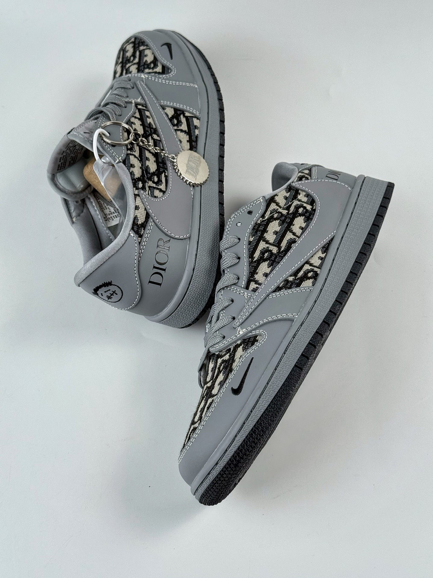 Travis Scott x Nike Air Jordan 1 Low x DIOR Air Jordan 1 Low 反转灰黑小勾倒钩 LD2025-031-Chinese UA Cheap High Quatity Brand Clothes Bags handbags Sneakers wholesale wholesaler seller from China Factory suppliers Fashion Clothing Shoes best Quality Beautiful Price Travis Scott x Nike Air Jordan 1 Low x DIOR Air Jordan 1 Low 反转灰黑小勾倒钩 LD2025-031