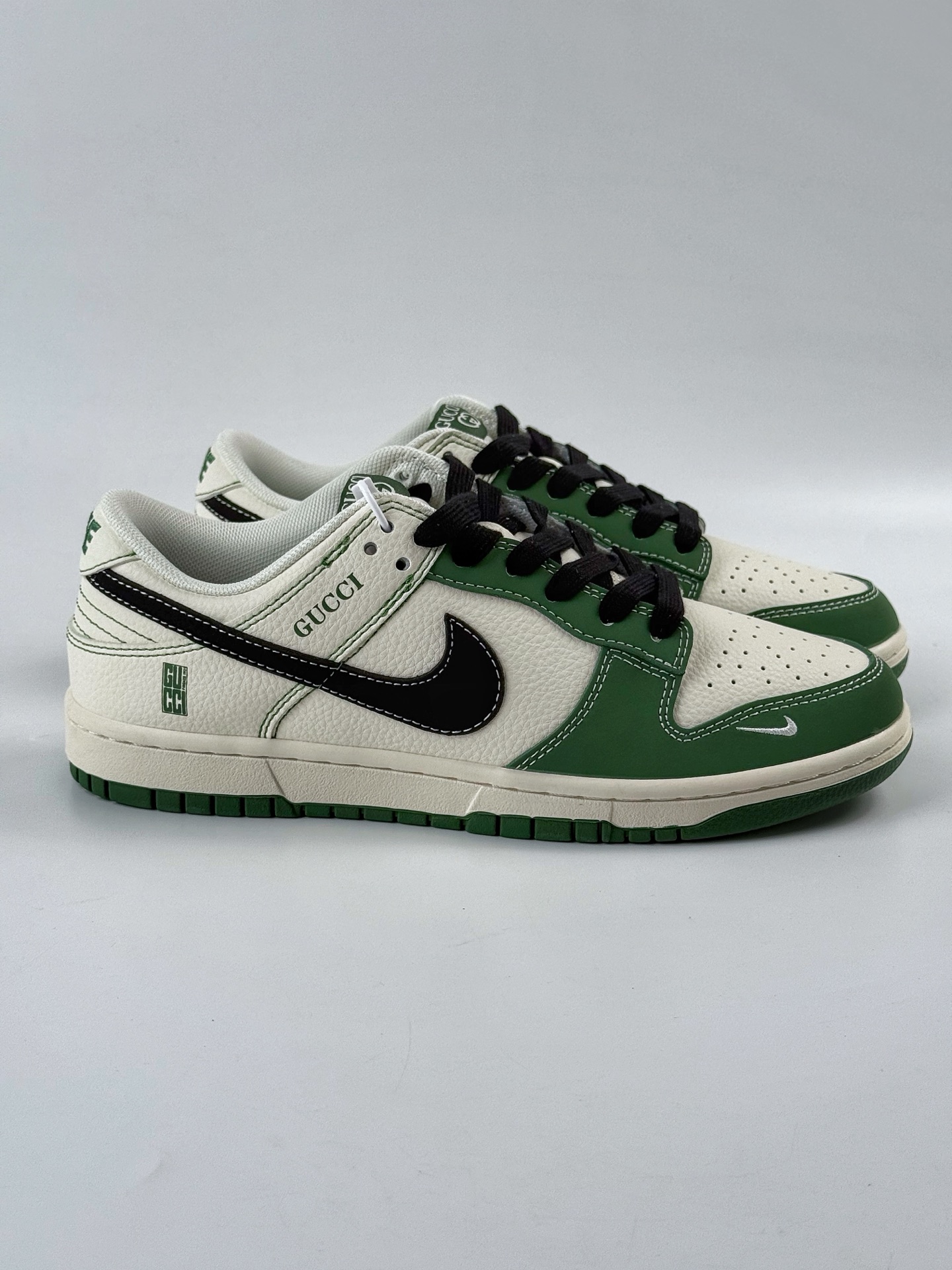 Nike SB Dunk Low x GUCCI 绿白小勾  XD1588-213