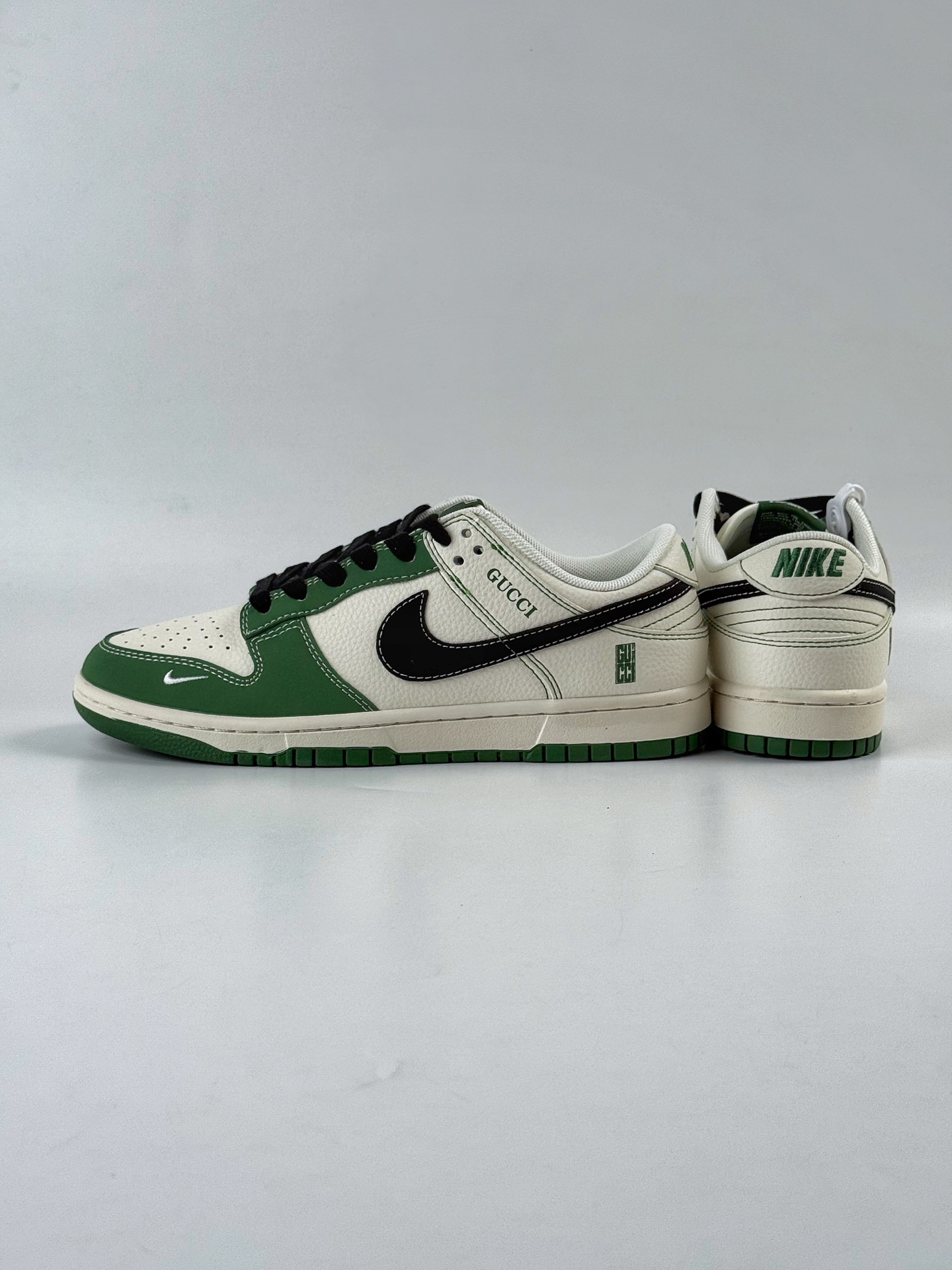 Nike SB Dunk Low x GUCCI 绿白小勾  XD1588-213