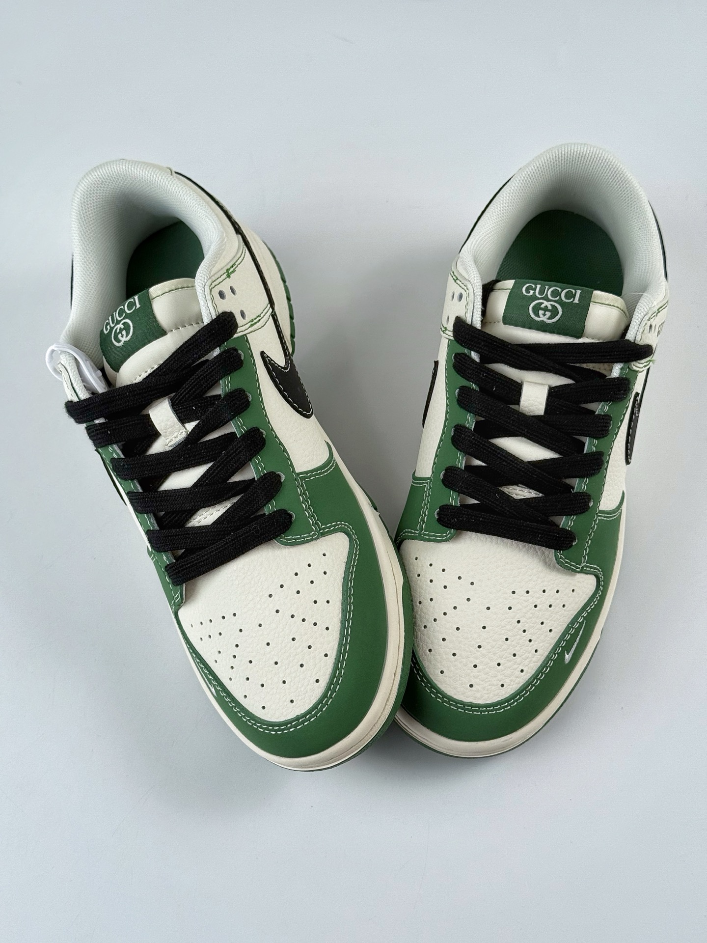 Nike SB Dunk Low x GUCCI 绿白小勾  XD1588-213