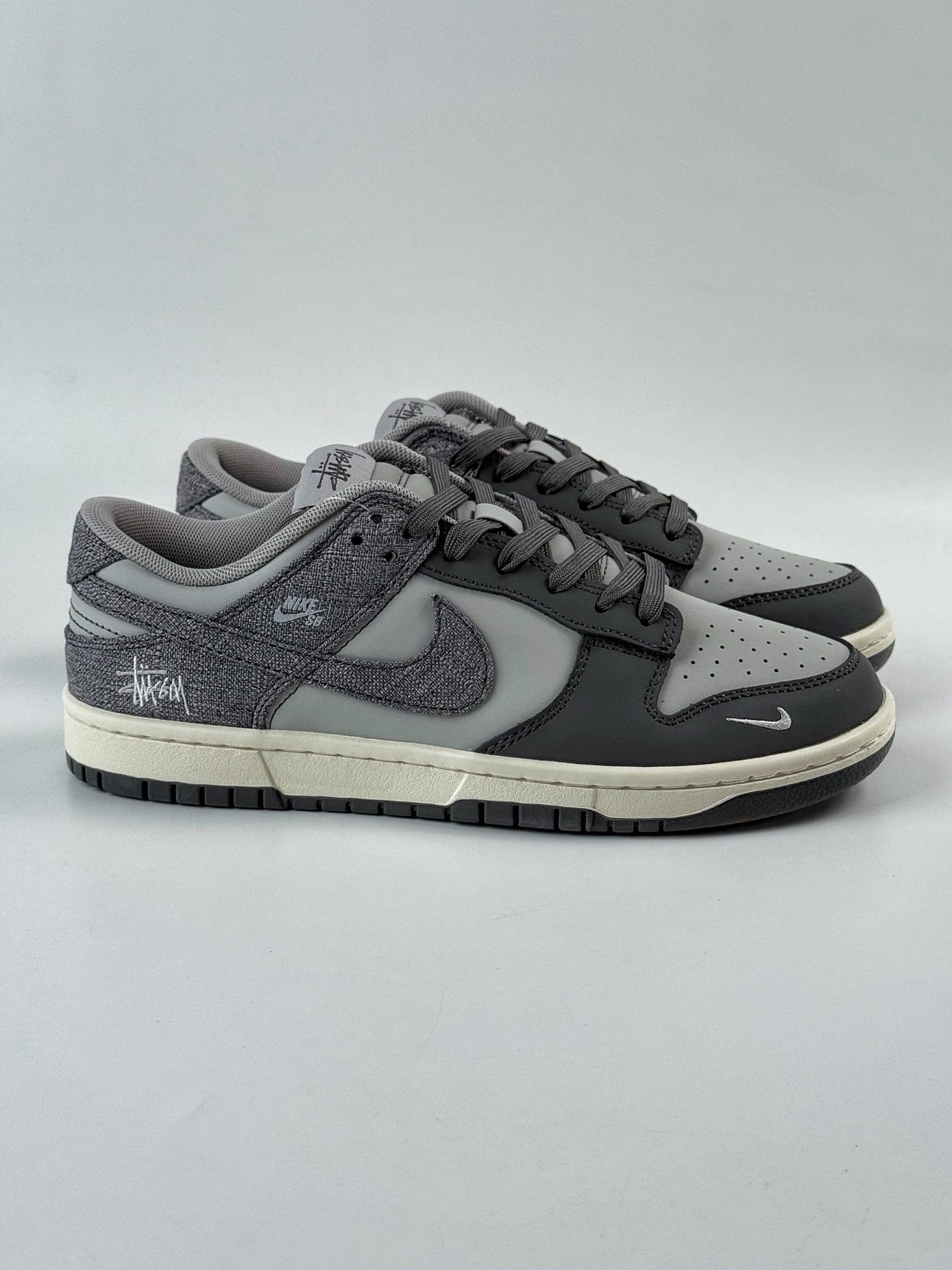 Nike SB Dunk Low x Stussy 黑灰小勾 FX1588-306
