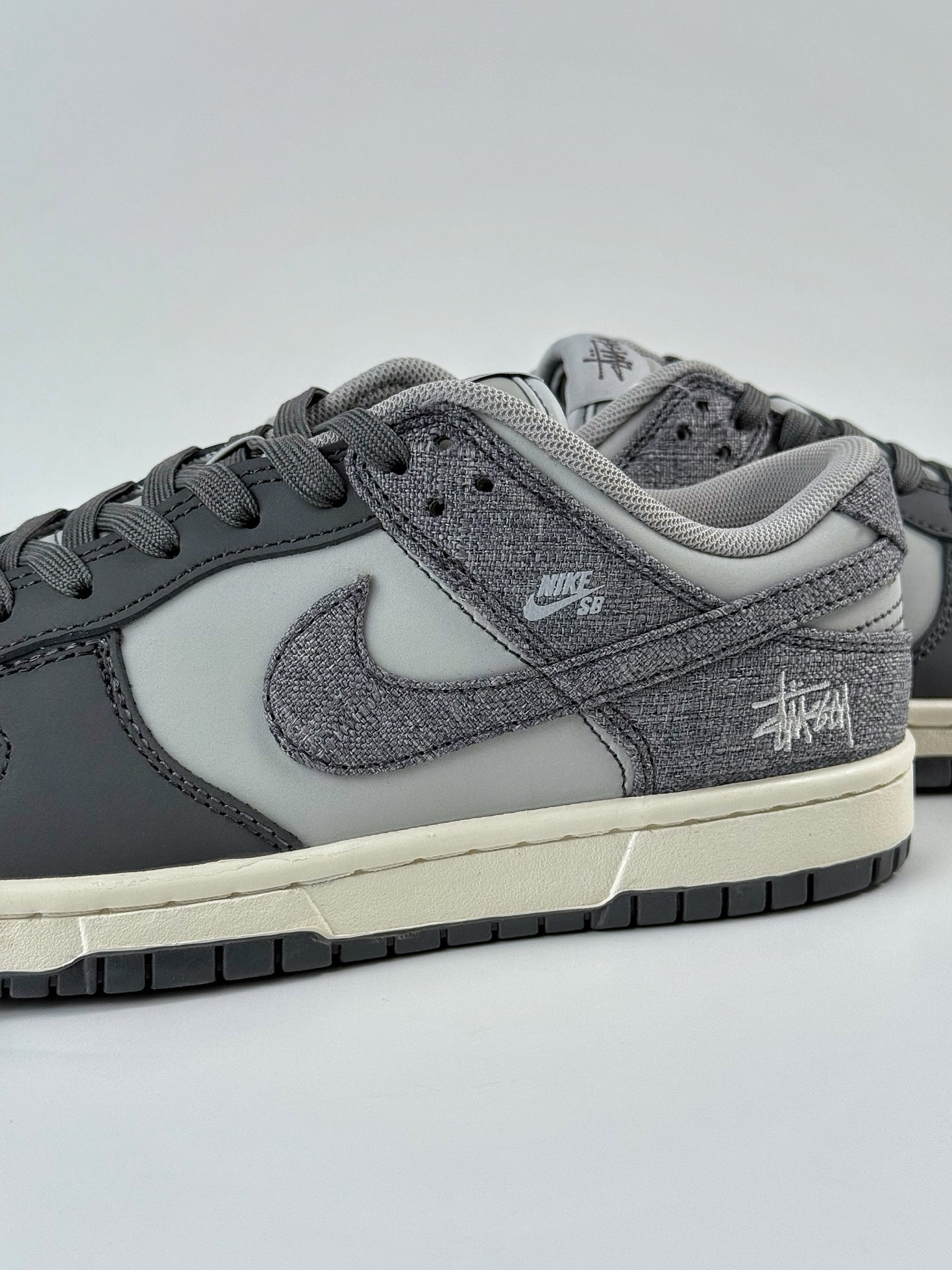 Nike SB Dunk Low x Stussy 黑灰小勾 FX1588-306