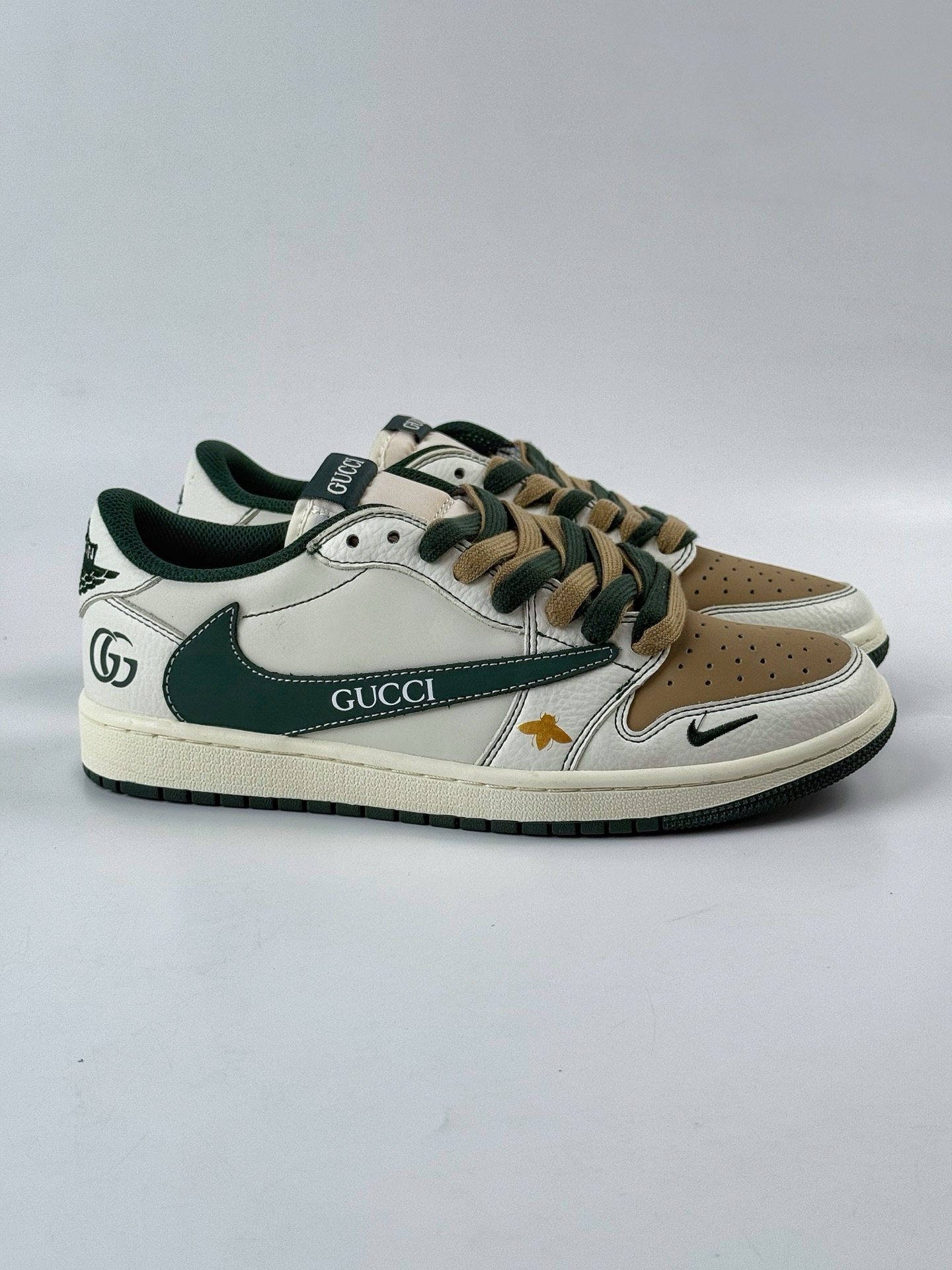 Travis Scott x Nike Air Jordan 1 Low x GUCCI Air Jordan 1 Low 反转白棕绿小勾倒钩  XZ5749-006