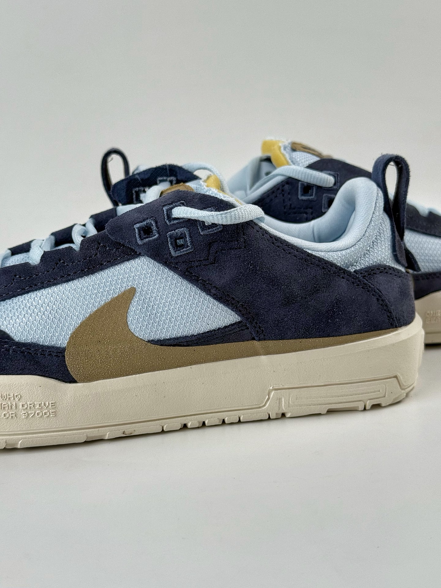 NIKE SB DAY ONE 灰蓝 FN4210-402-Chinese UA Cheap High Quatity Brand Clothes Bags handbags Sneakers wholesale wholesaler seller from China Factory suppliers Fashion Clothing Shoes best Quality Beautiful Price NIKE SB DAY ONE 灰蓝 FN4210-402