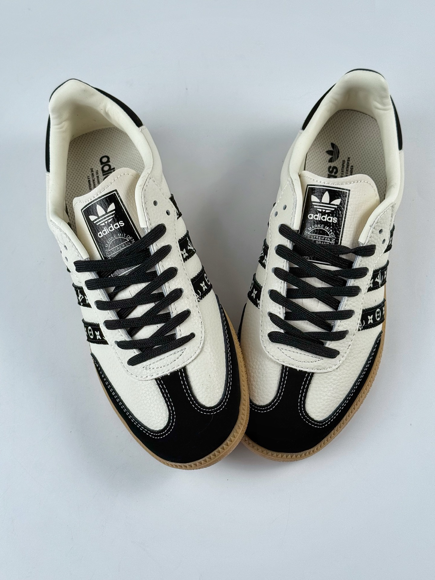 adidas originals Samba OG x Louis Vuitton 黑白 桑巴舞系列复古经典轻便板鞋 DX0003CC