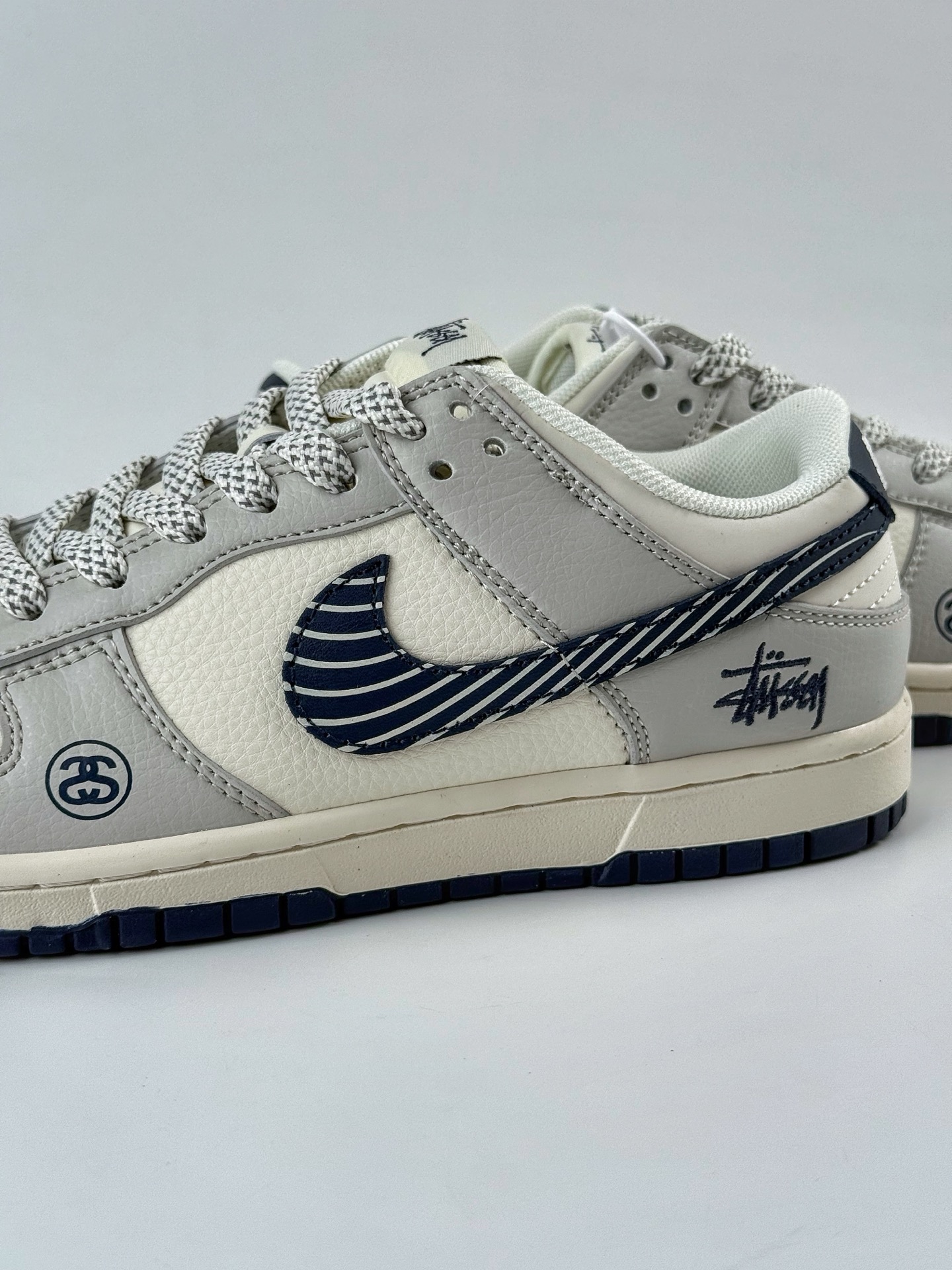 Nike SB Dunk Low x Stussy 灰白小勾满天星  XF8698-083