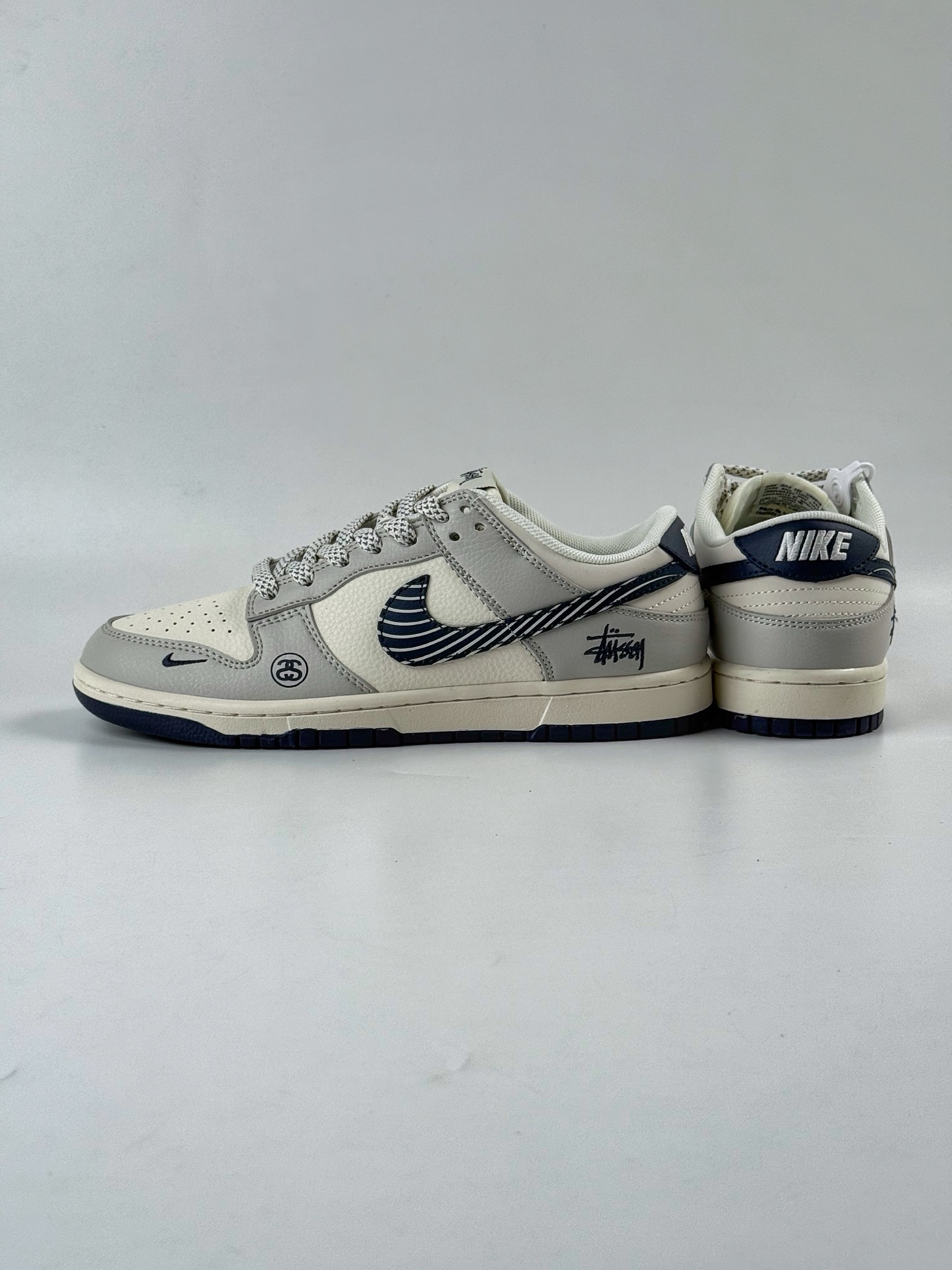 Nike SB Dunk Low x Stussy 灰白小勾满天星  XF8698-083