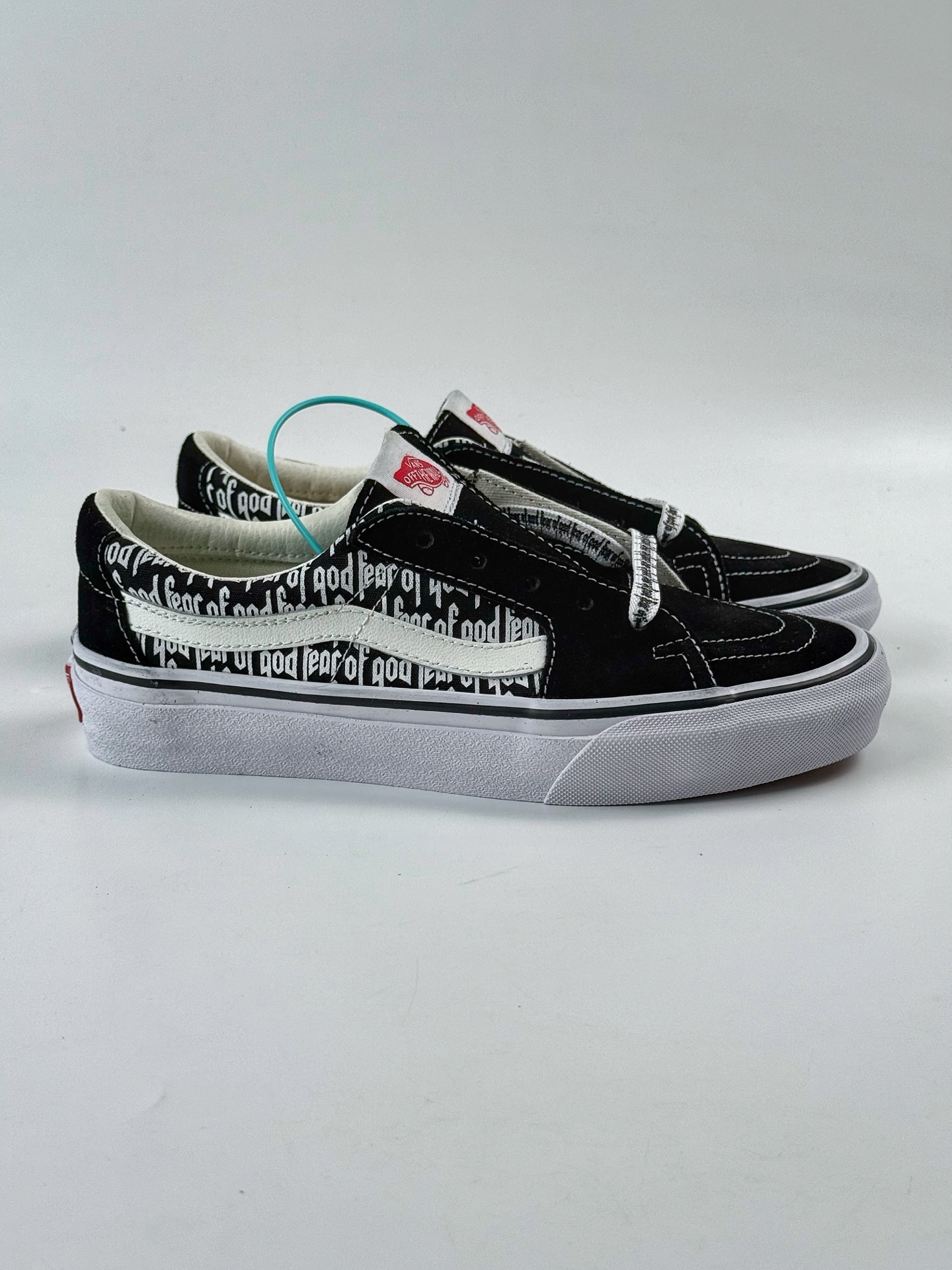 定义简约百搭款 强烈推荐 Vans SK8-Low CDG 全新一代 低帮硫化帆布鞋  VN0A4UWI5ZQYK