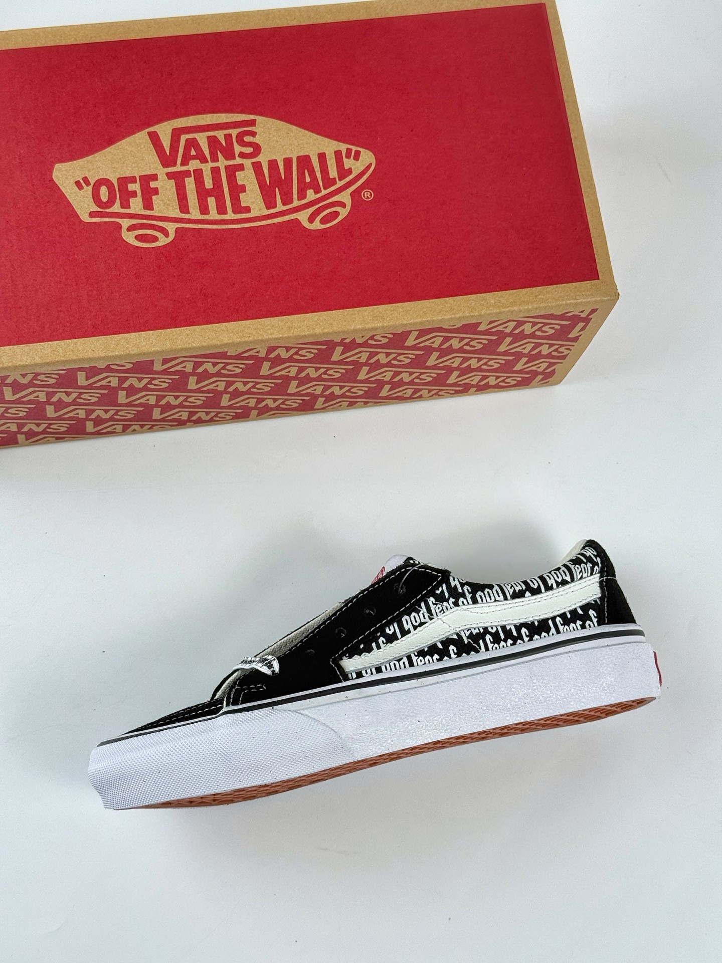 定义简约百搭款 强烈推荐 Vans SK8-Low CDG 全新一代 低帮硫化帆布鞋  VN0A4UWI5ZQYK