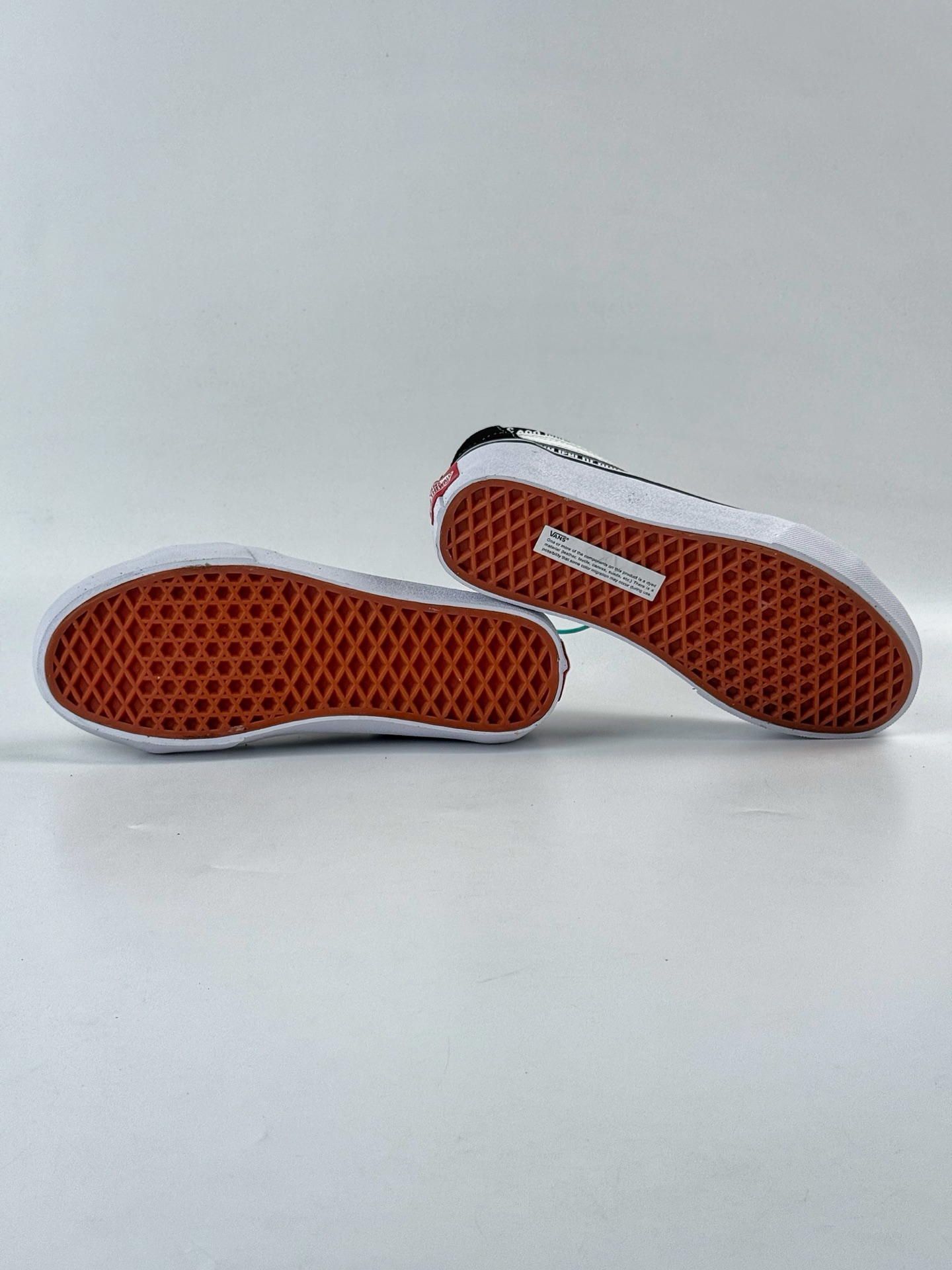 定义简约百搭款 强烈推荐 Vans SK8-Low CDG 全新一代 低帮硫化帆布鞋  VN0A4UWI5ZQYK